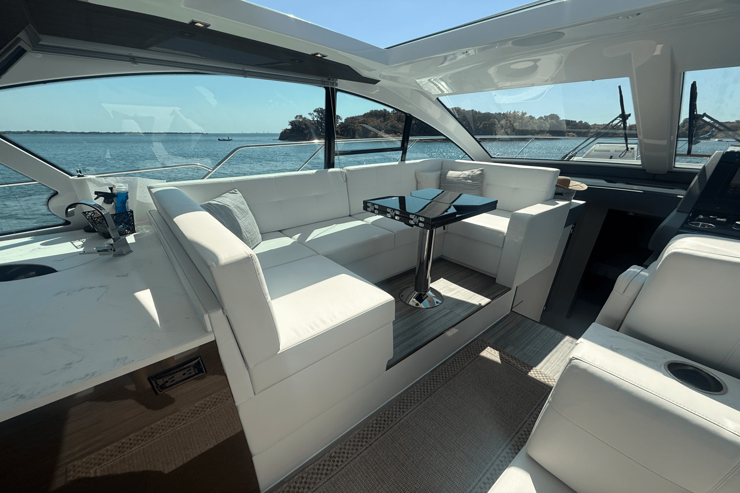 2020 Cruisers Yachts 50 CANTIUS Image Thumbnail #39
