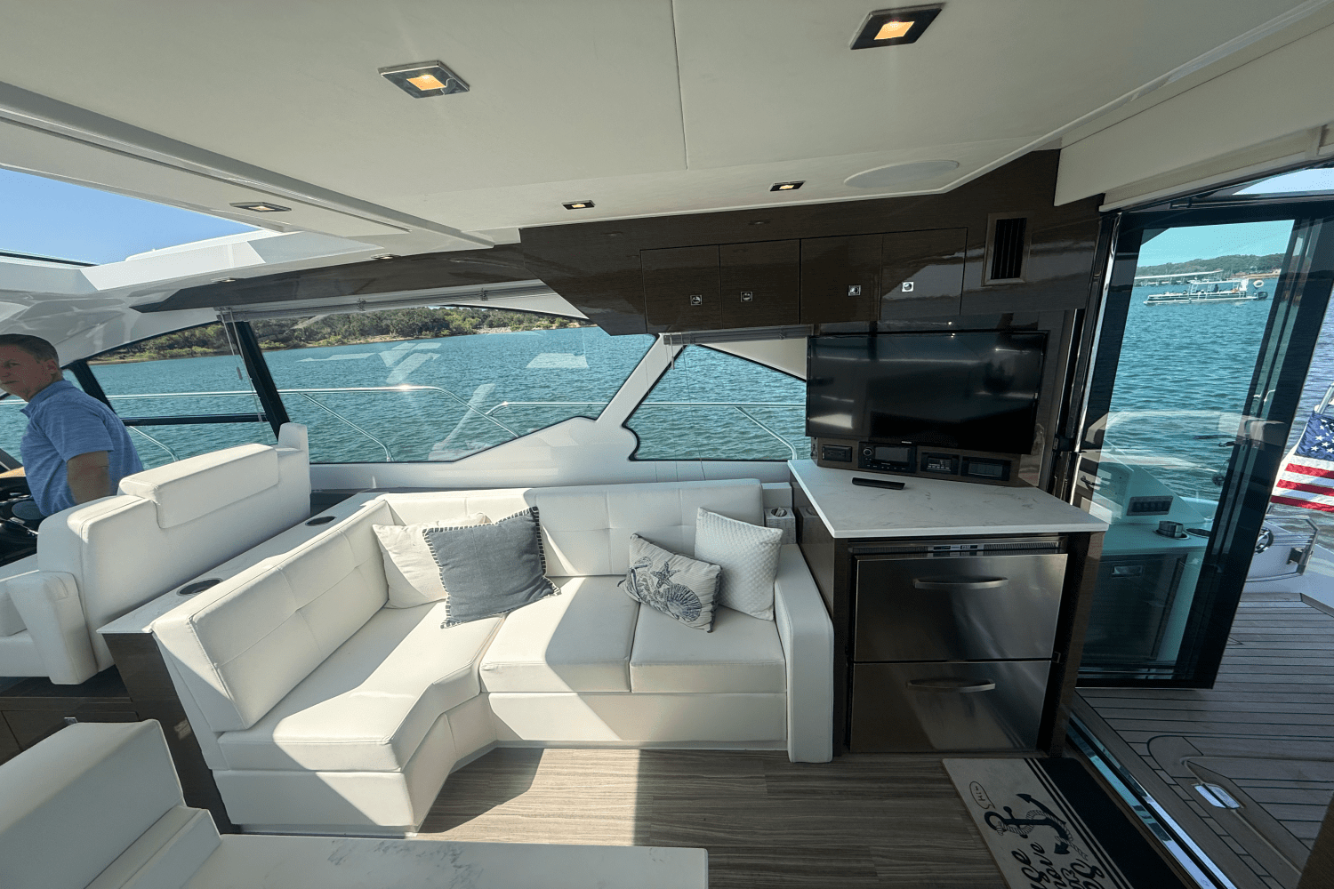 2020 Cruisers Yachts 50 CANTIUS Image Thumbnail #35
