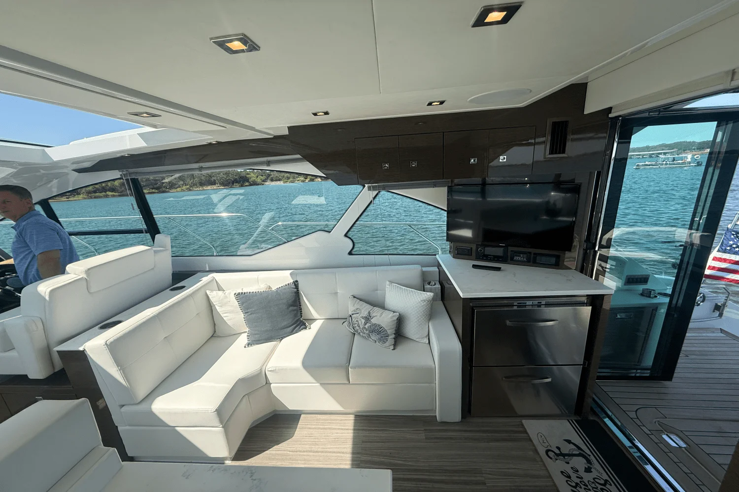 2020 Cruisers Yachts 50 CANTIUS Image Thumbnail #35