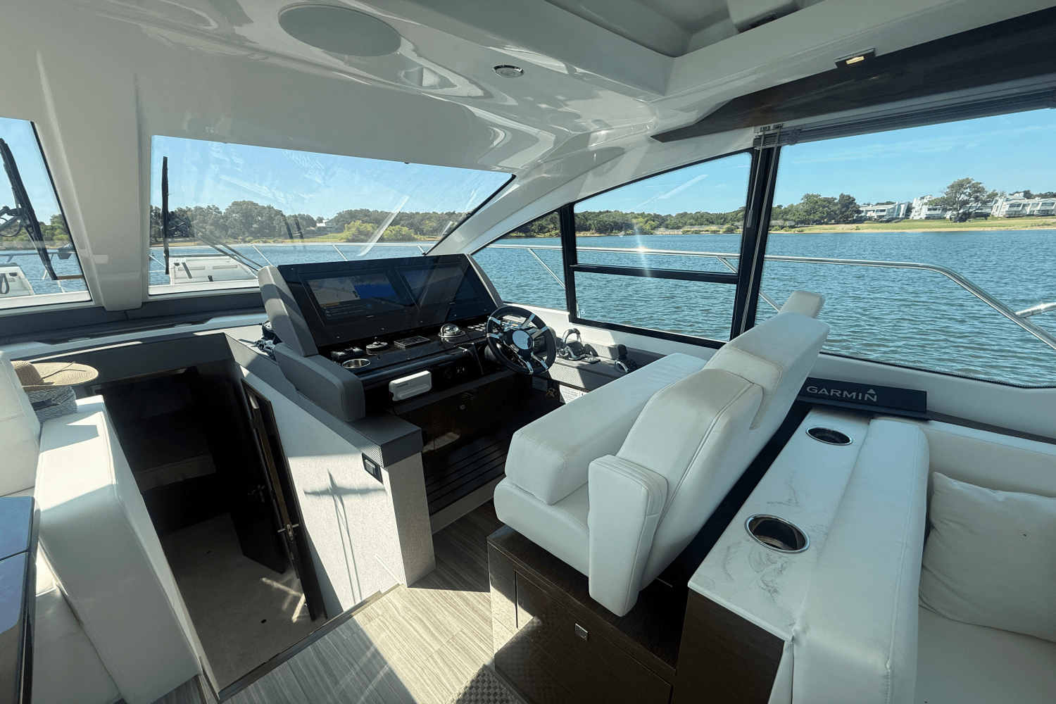 2020 Cruisers Yachts 50 CANTIUS Image Thumbnail #41