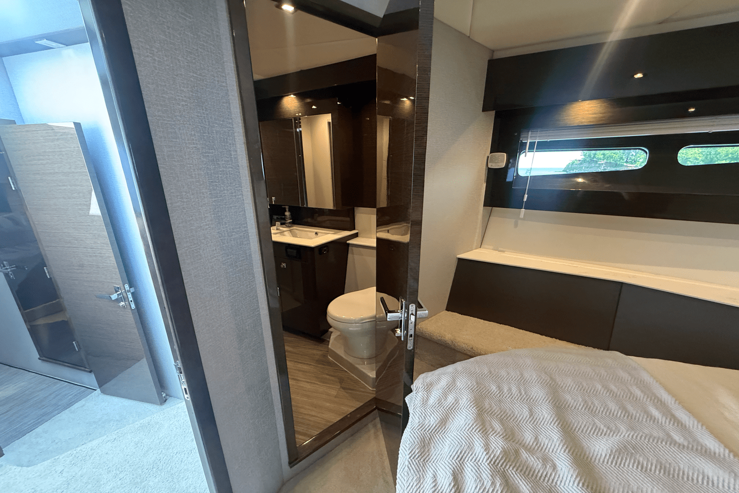 2020 Cruisers Yachts 50 CANTIUS Image Thumbnail #58