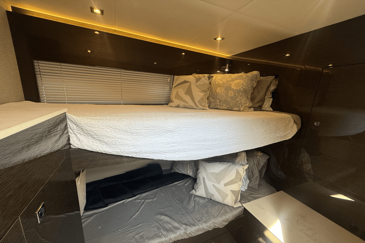 2020 Cruisers Yachts 50 CANTIUS Image Thumbnail #52
