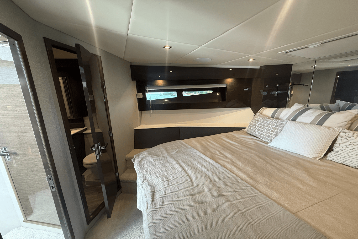 2020 Cruisers Yachts 50 CANTIUS Image Thumbnail #54