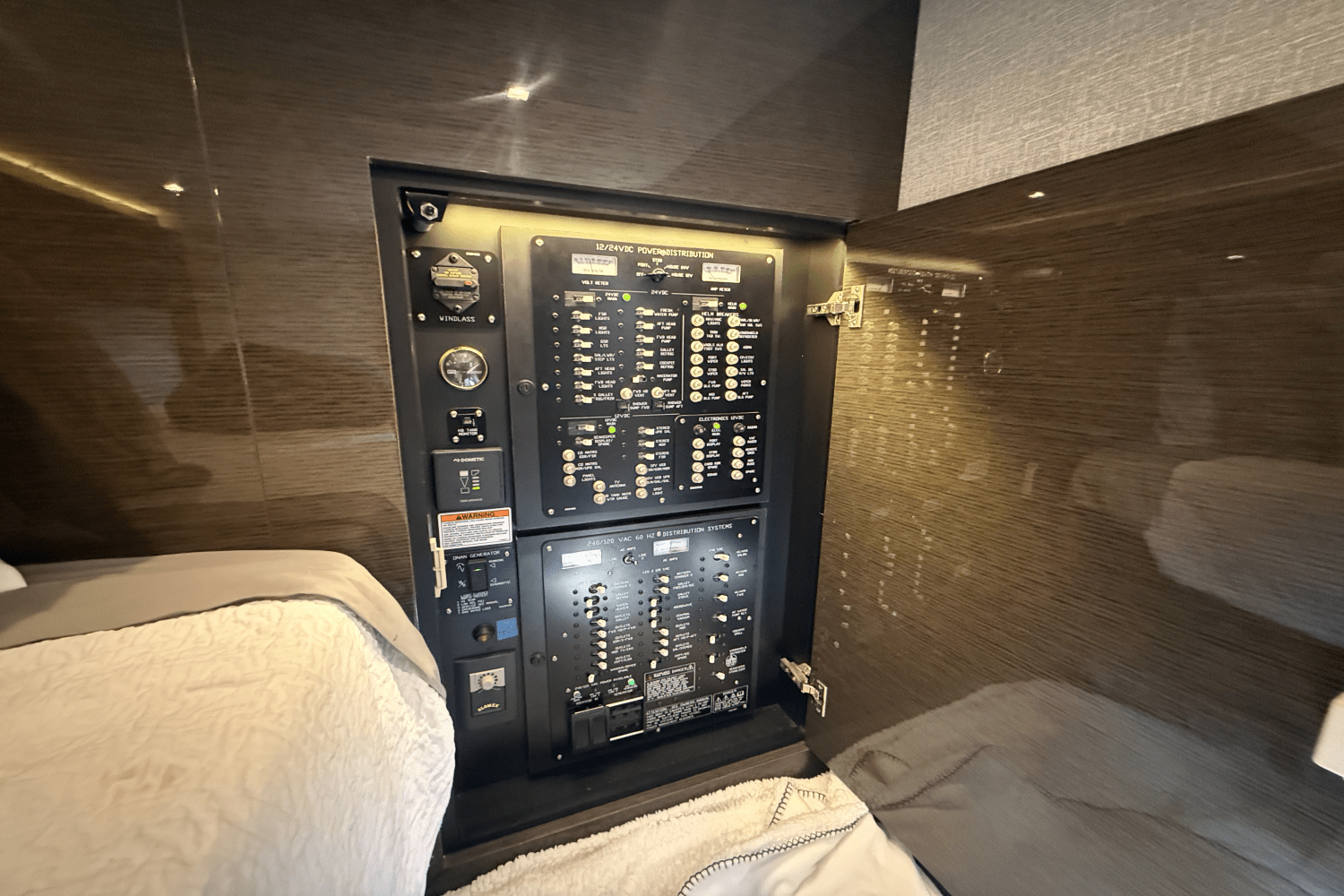 2020 Cruisers Yachts 50 CANTIUS Image Thumbnail #81
