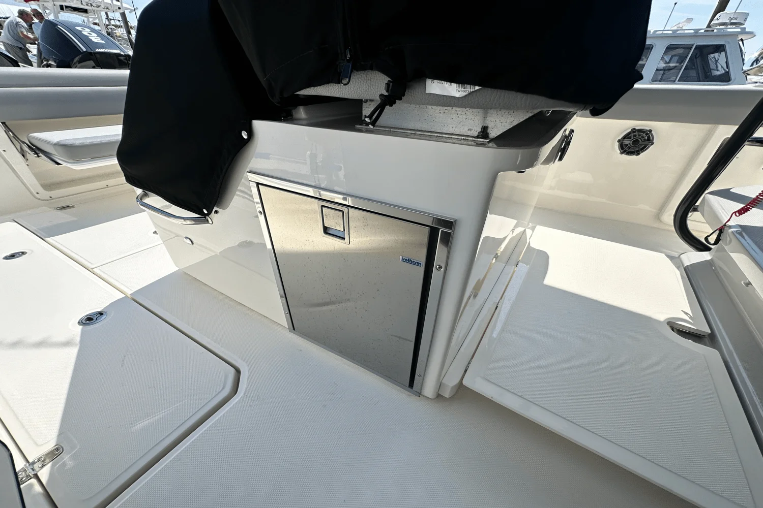 2023 Boston Whaler 330 OUTRAGE Image Thumbnail #24