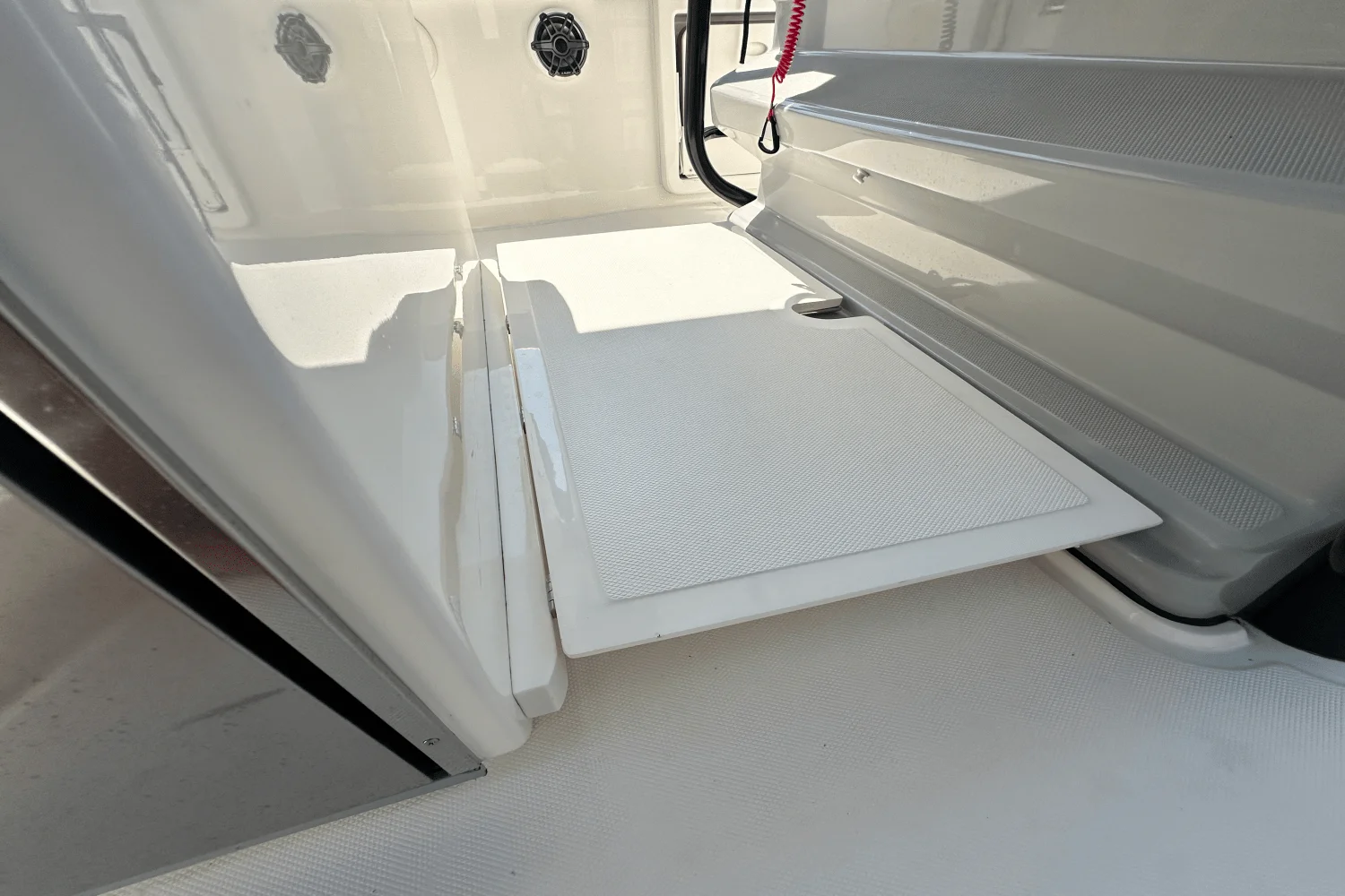 2023 Boston Whaler 330 OUTRAGE Image Thumbnail #10
