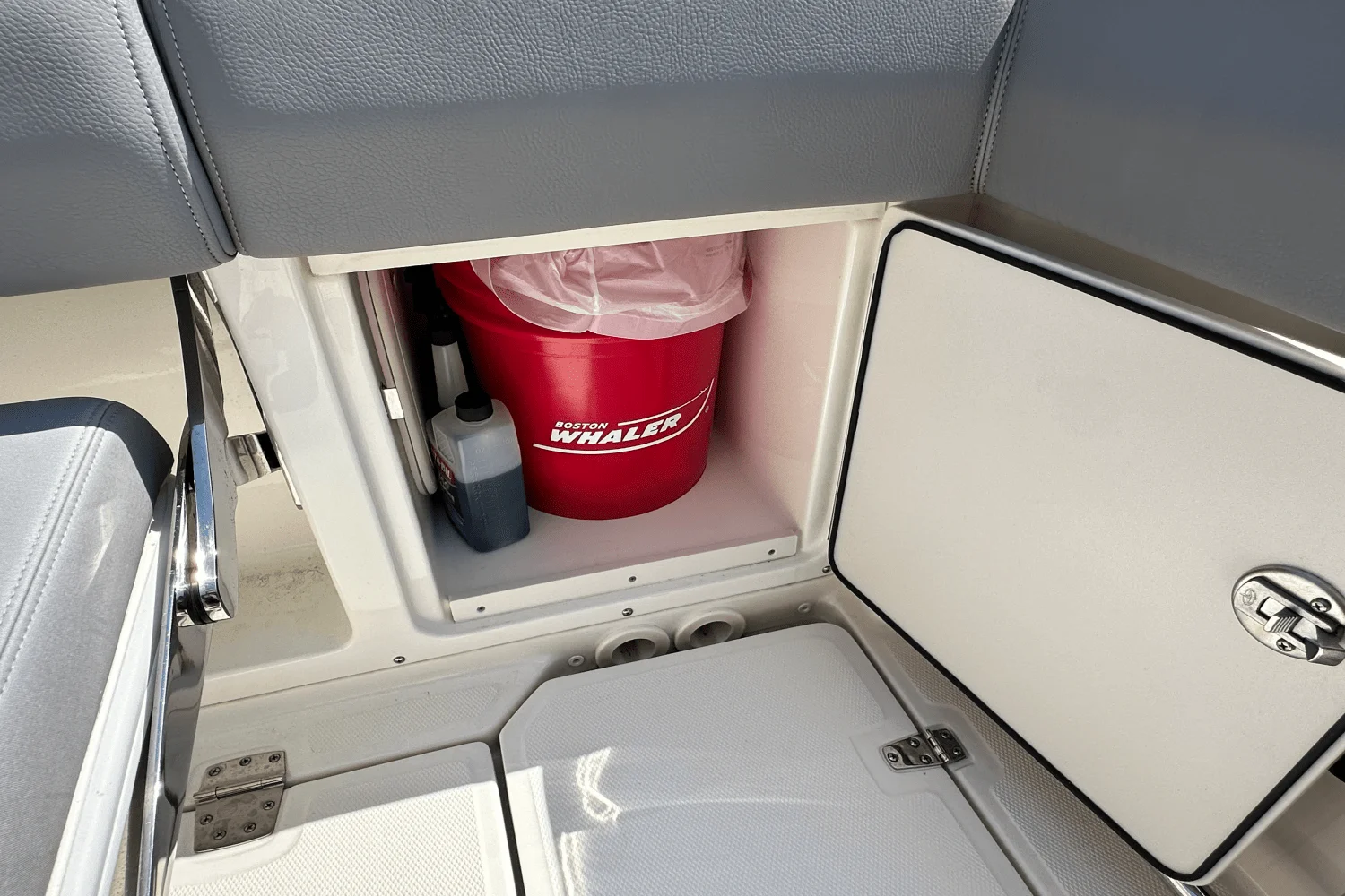 2023 Boston Whaler 330 OUTRAGE Image Thumbnail #16