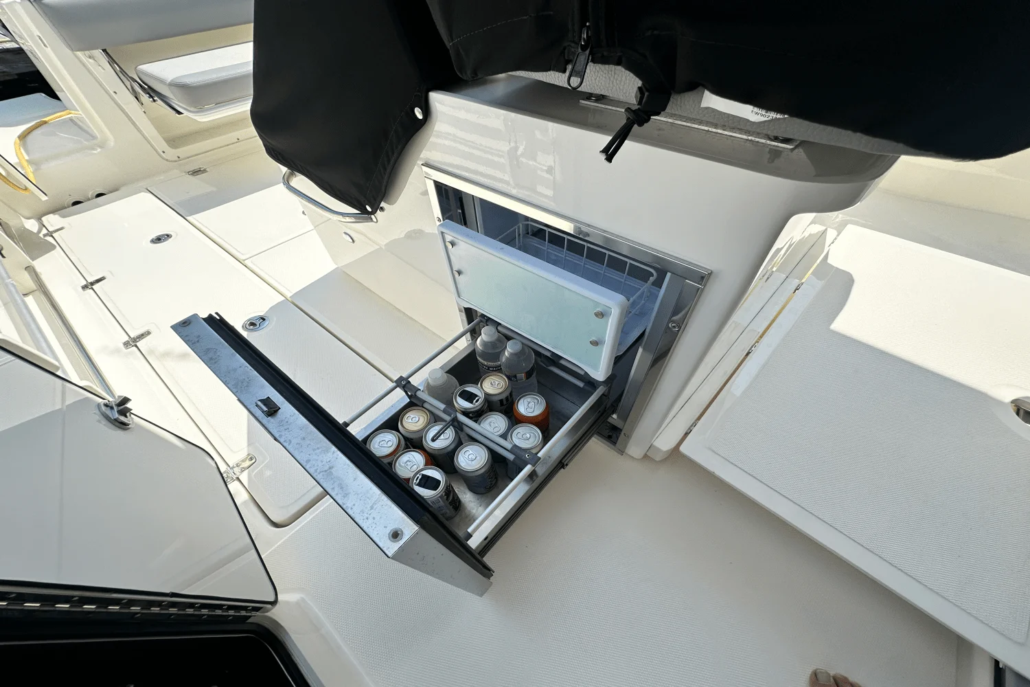 2023 Boston Whaler 330 OUTRAGE Image Thumbnail #25