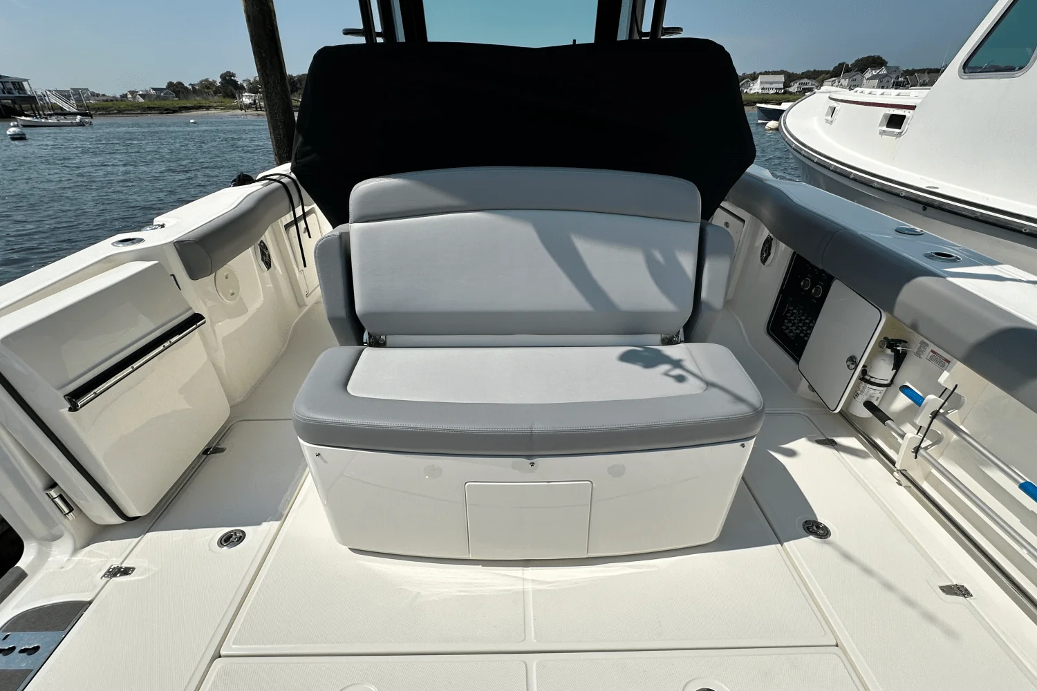 2023 Boston Whaler 330 OUTRAGE Image Thumbnail #18