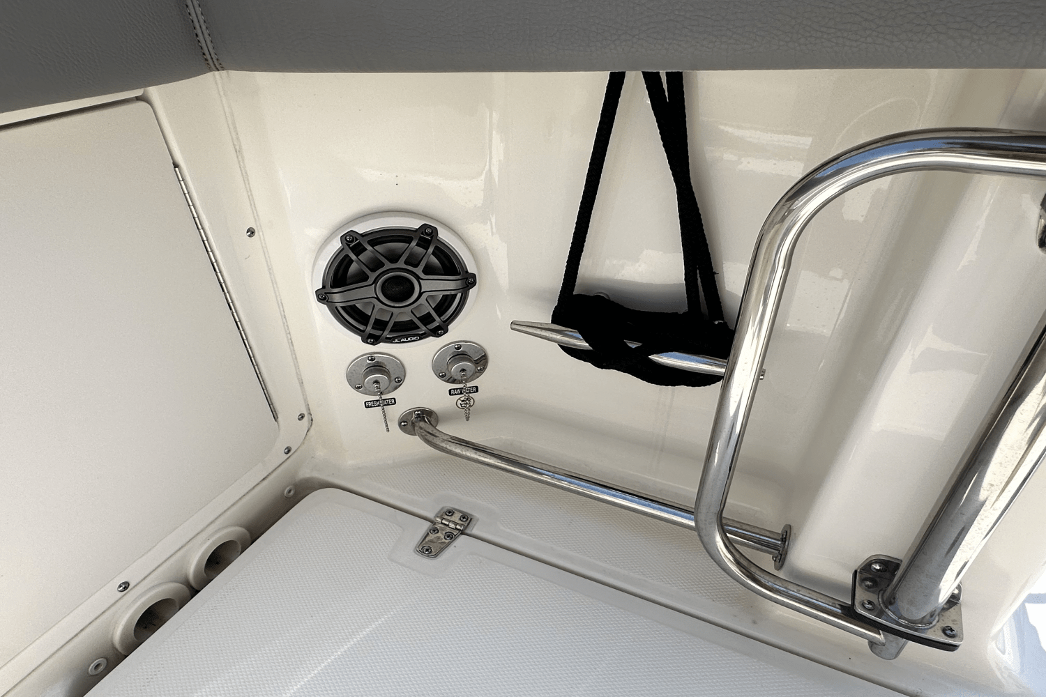2023 Boston Whaler 330 OUTRAGE Image Thumbnail #15