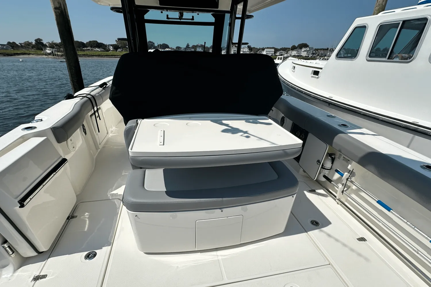 2023 Boston Whaler 330 OUTRAGE Image Thumbnail #20