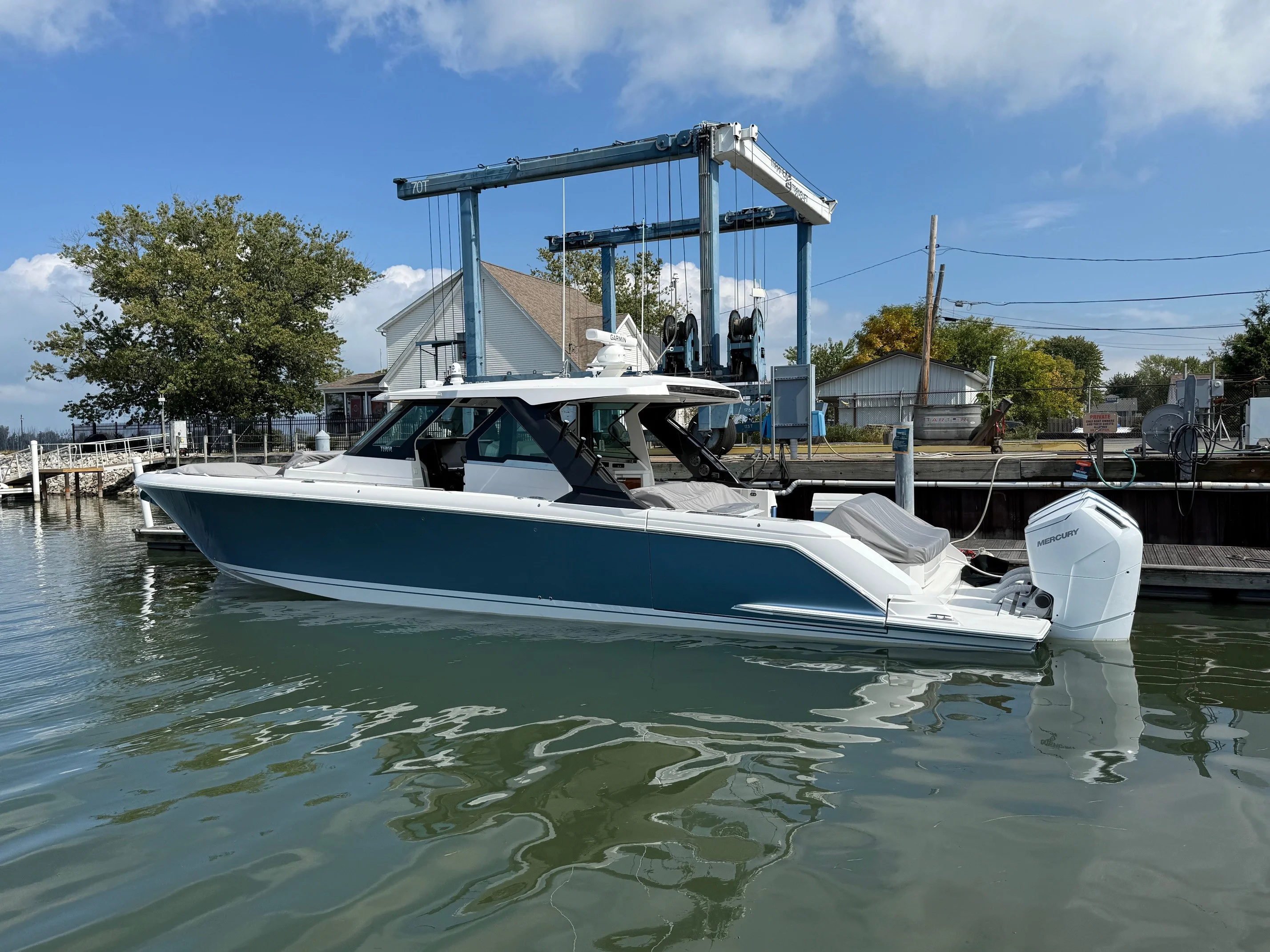 2026 Tiara Yachts 48LS Image Thumbnail #1