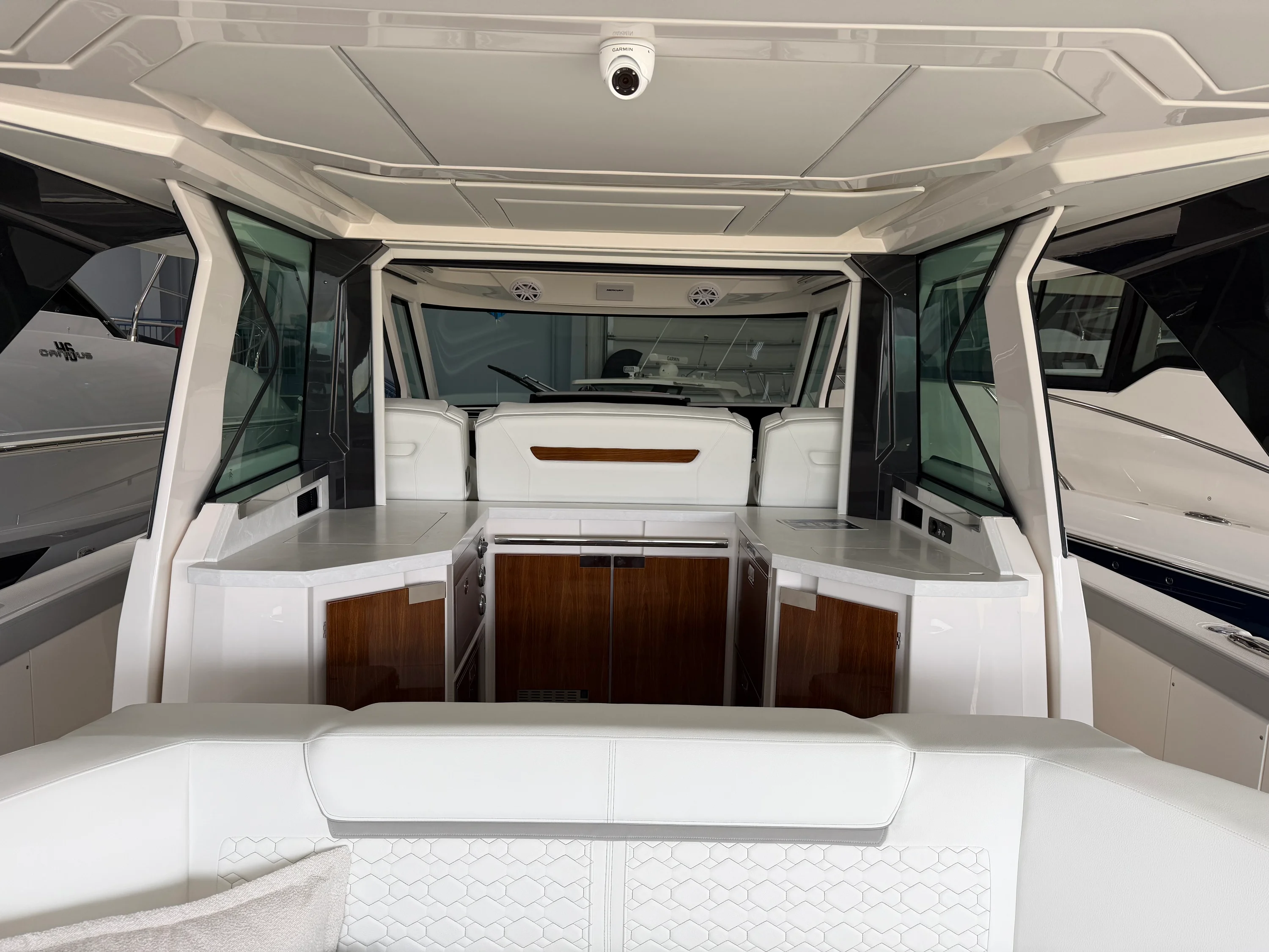 2026 Tiara Yachts 48LS Image Thumbnail #14