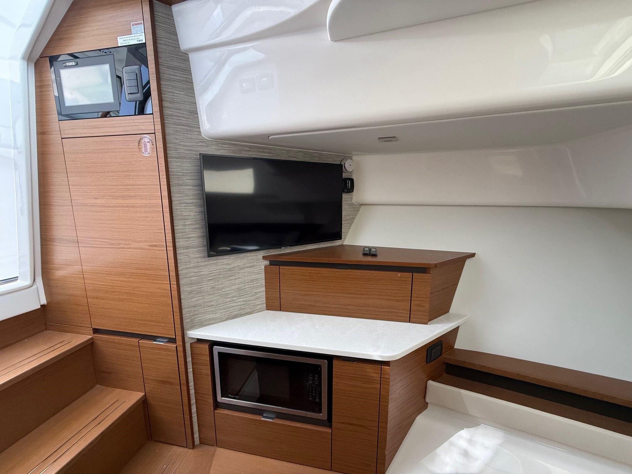 2026 Tiara Yachts 48LS Image Thumbnail #14