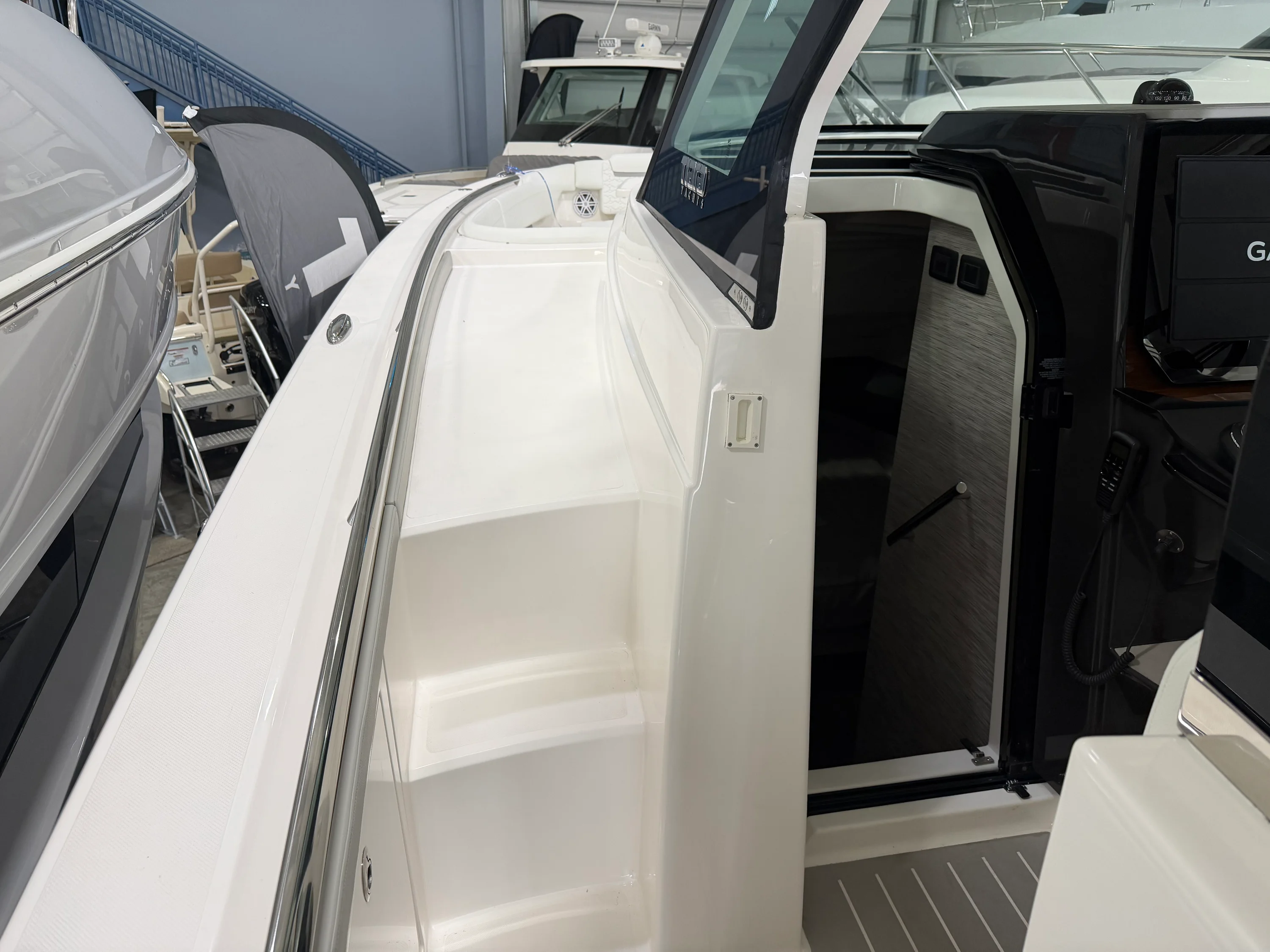 2026 Tiara Yachts 48LS Image Thumbnail #17