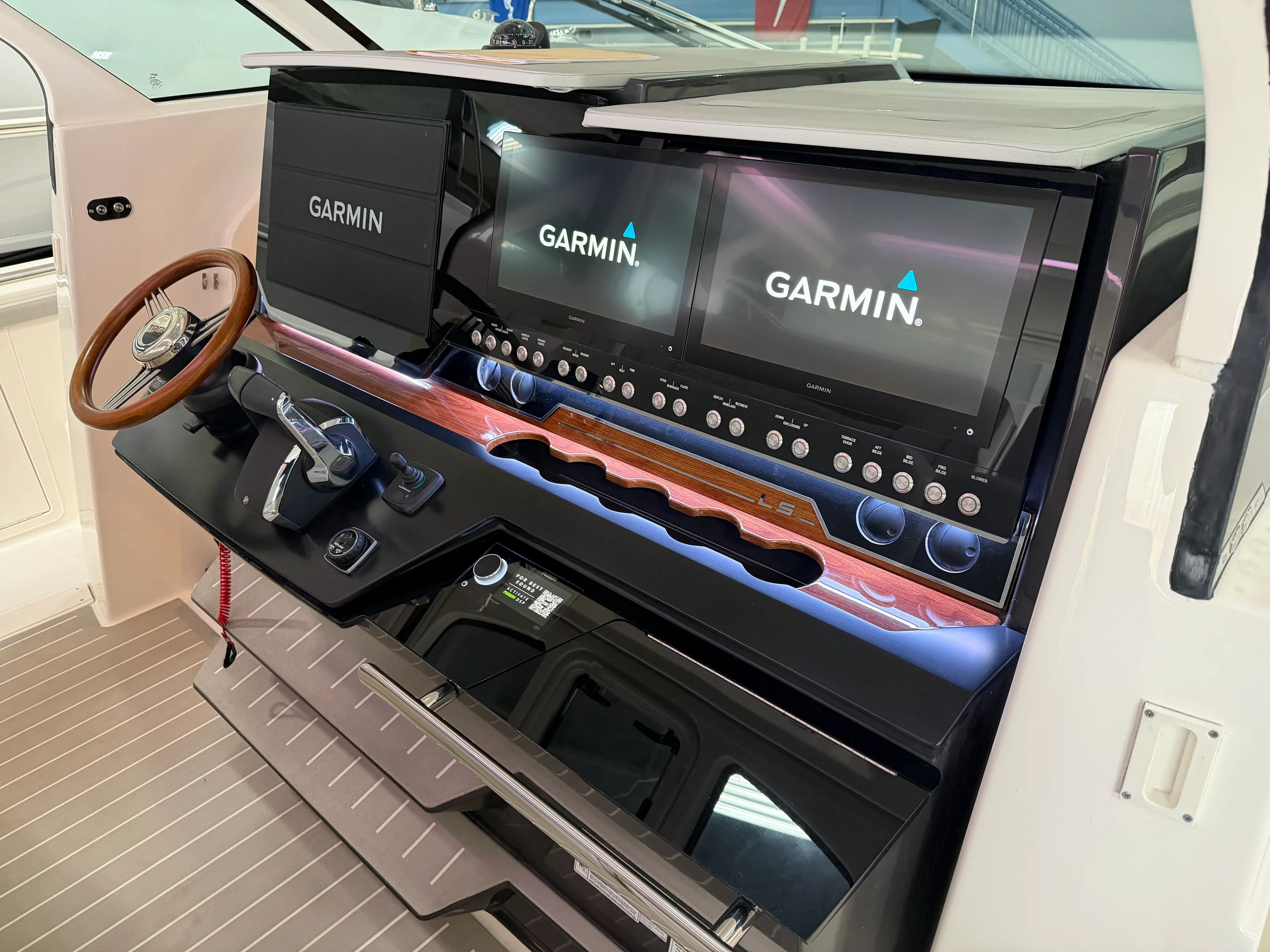 2026 Tiara Yachts 48LS Image Thumbnail #20