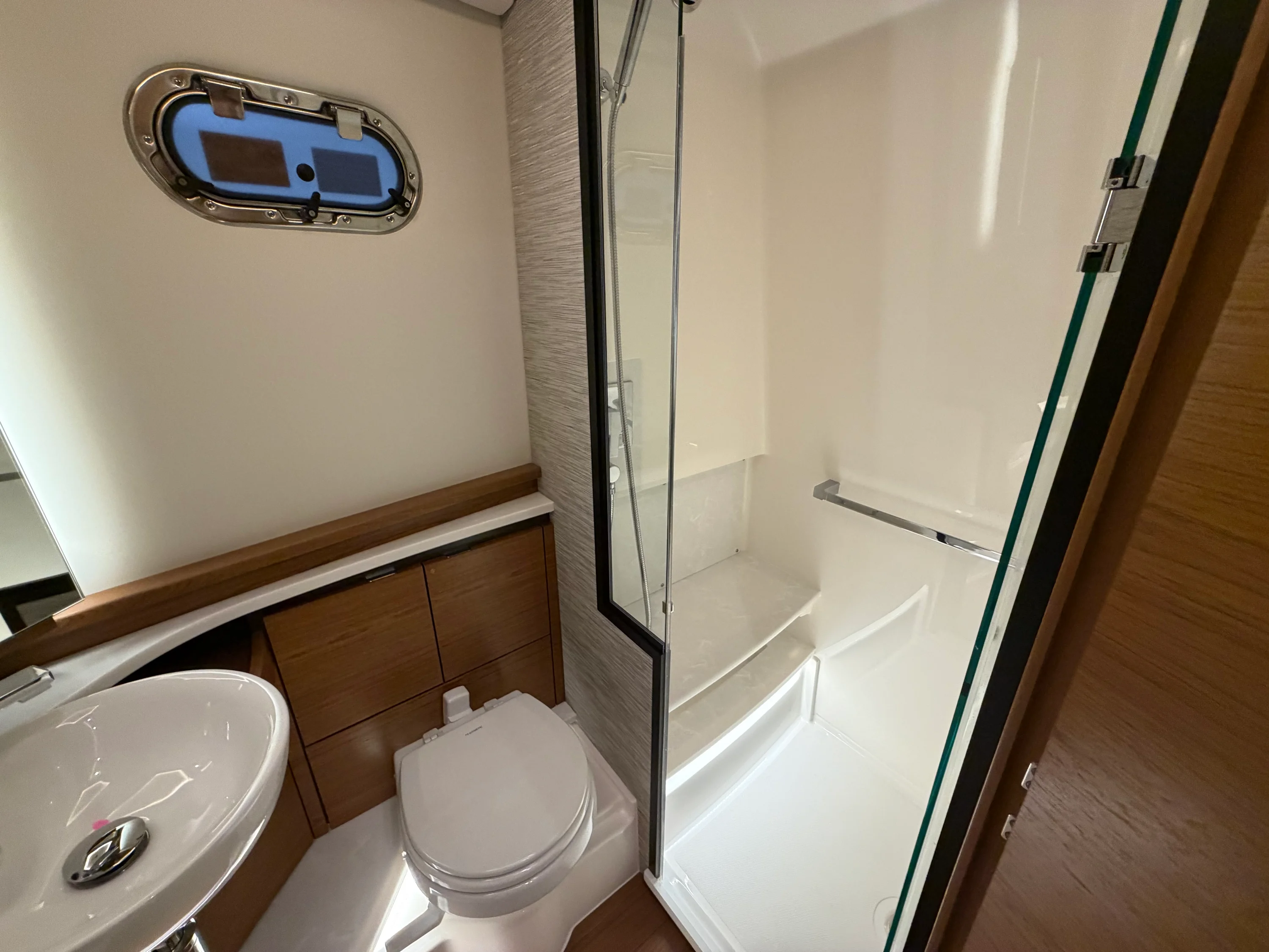 2026 Tiara Yachts 48LS Image Thumbnail #23