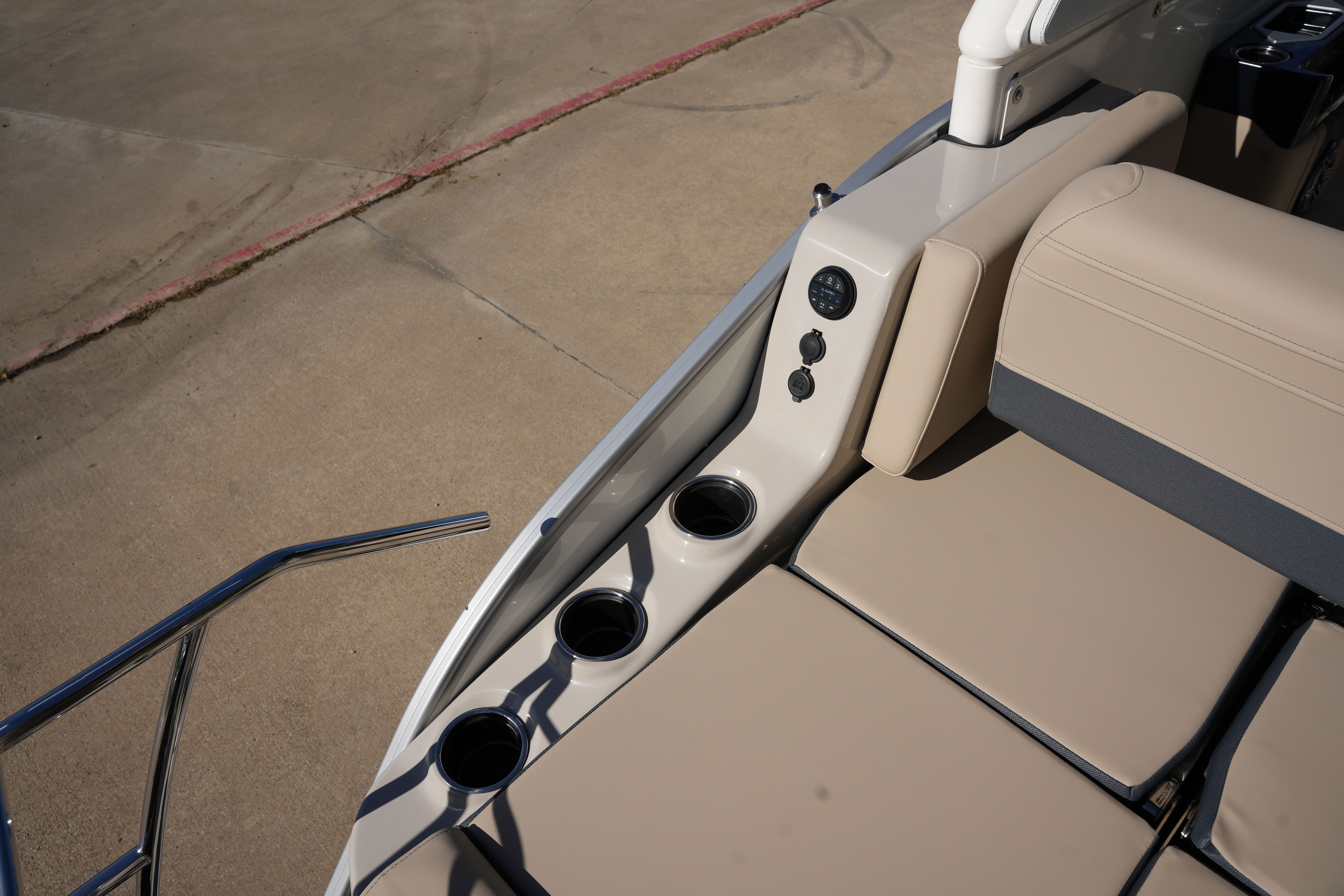 2026 Harris Grand Mariner 230 Image Thumbnail #11