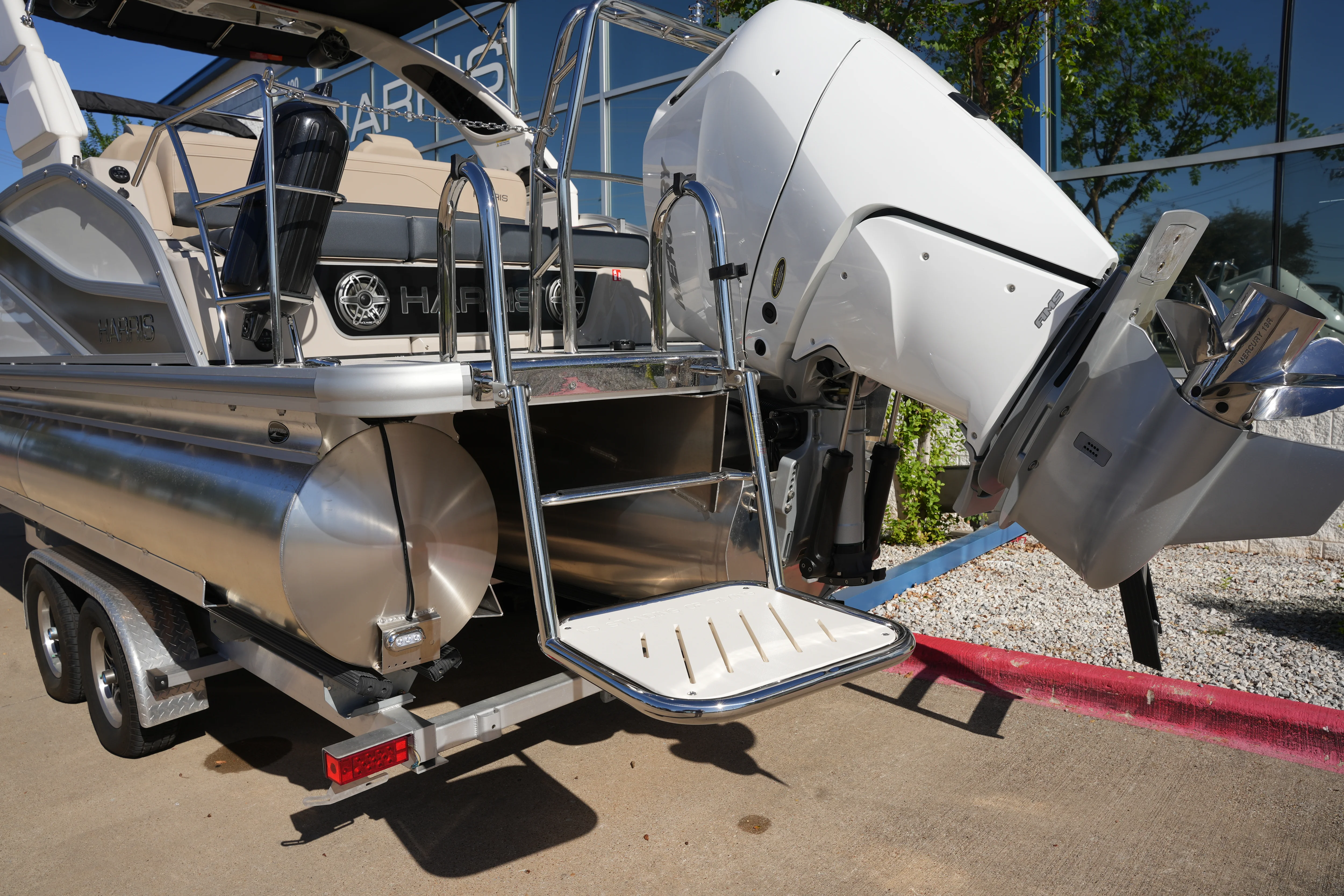 2026 Harris Grand Mariner 230 Image Thumbnail #4