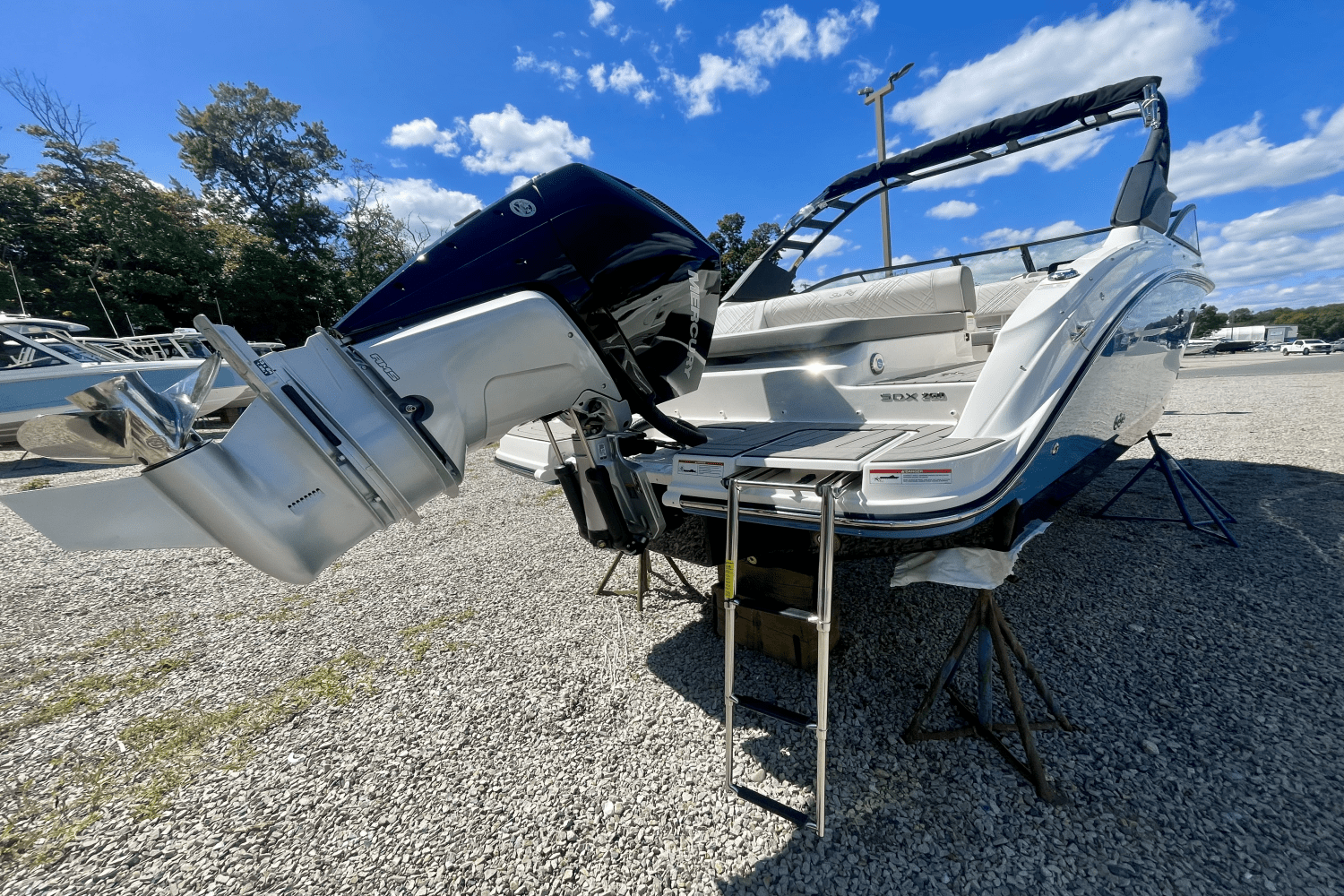 2026 Sea Ray SDX 250 Outboard Image Thumbnail #2