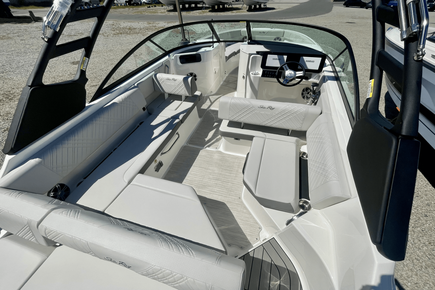 2026 Sea Ray SDX 250 Outboard Image Thumbnail #5