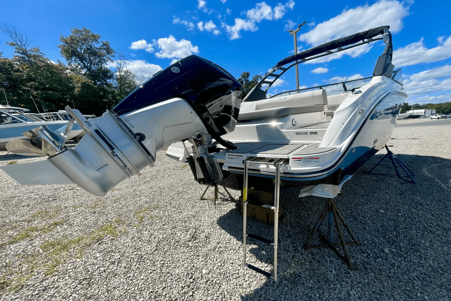 2026 Sea Ray SDX 250 Outboard Image Thumbnail #2