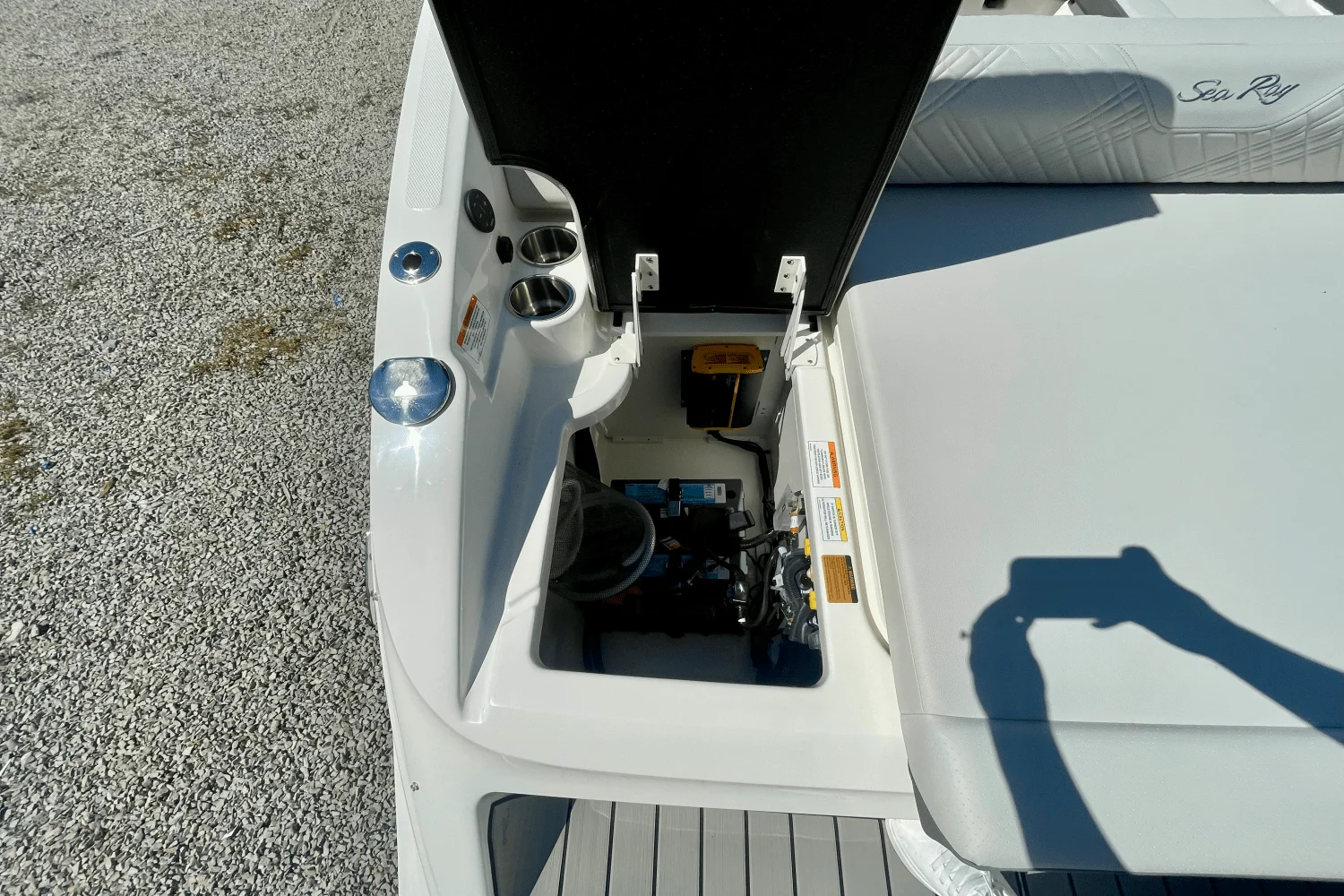 2026 Sea Ray SDX 250 Outboard Image Thumbnail #4