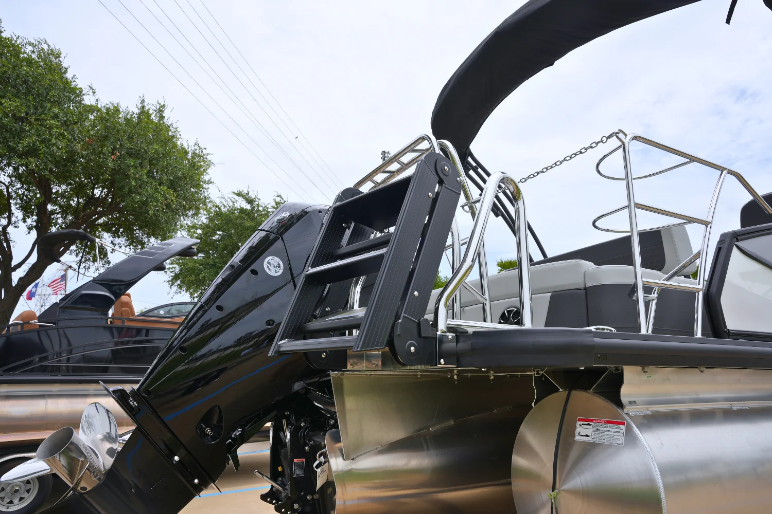 2027 Harris Sunliner 230 Image Thumbnail #6