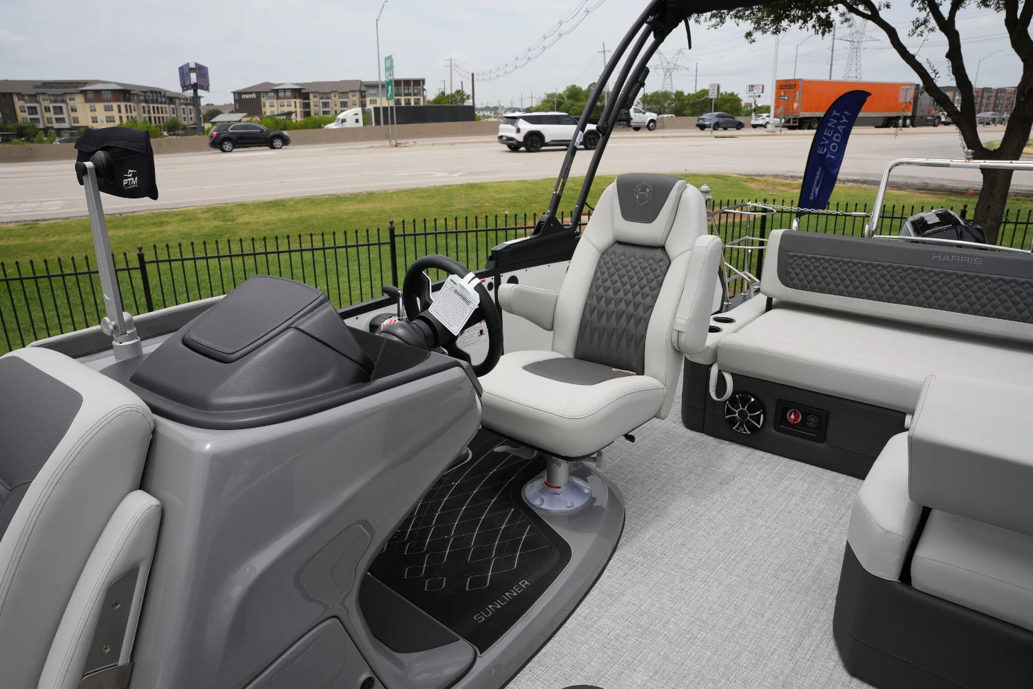 2027 Harris Sunliner 230 Image Thumbnail #18
