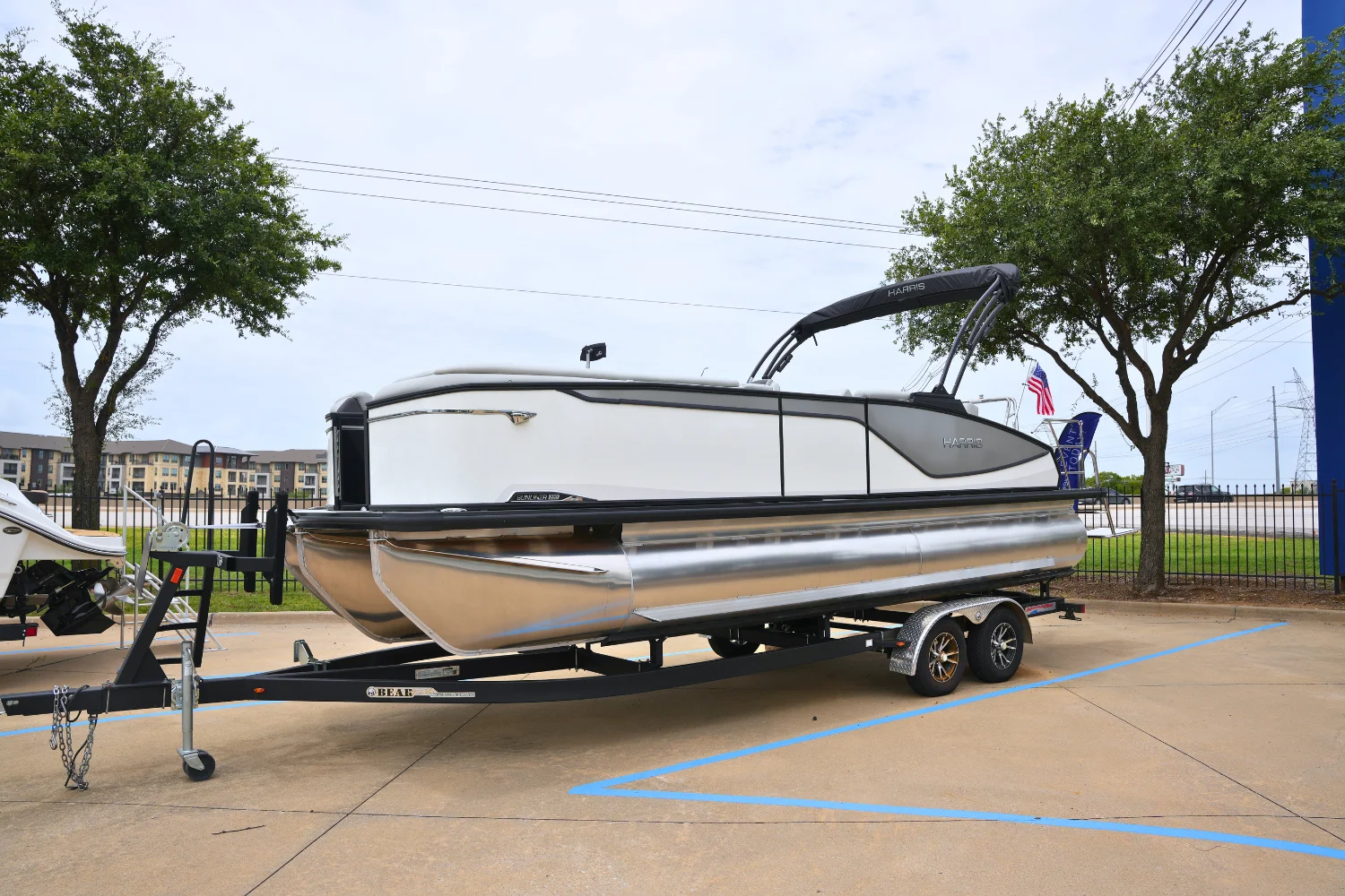 2027 Harris Sunliner 230 Image Thumbnail #1