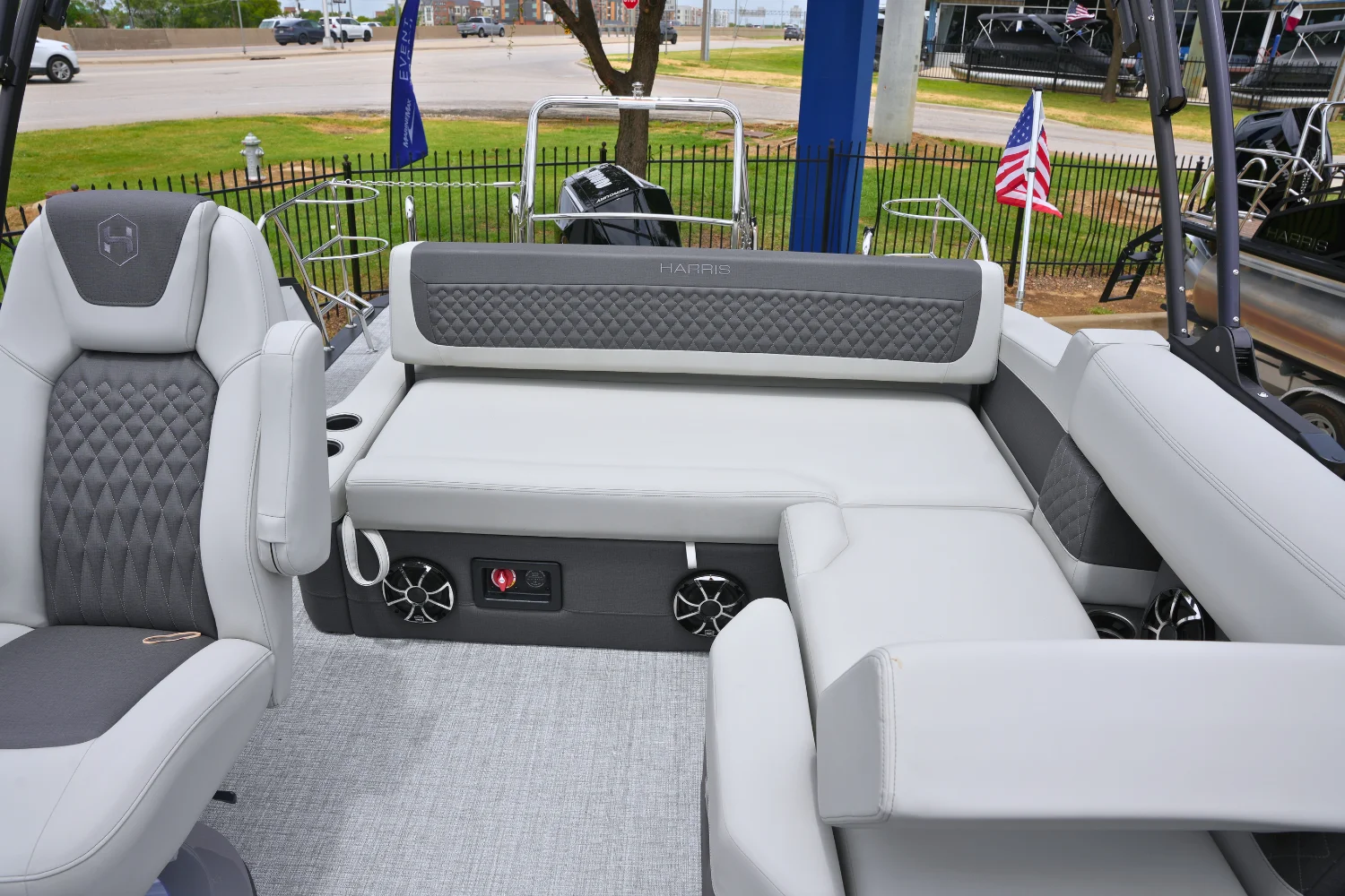2027 Harris Sunliner 230 Image Thumbnail #15
