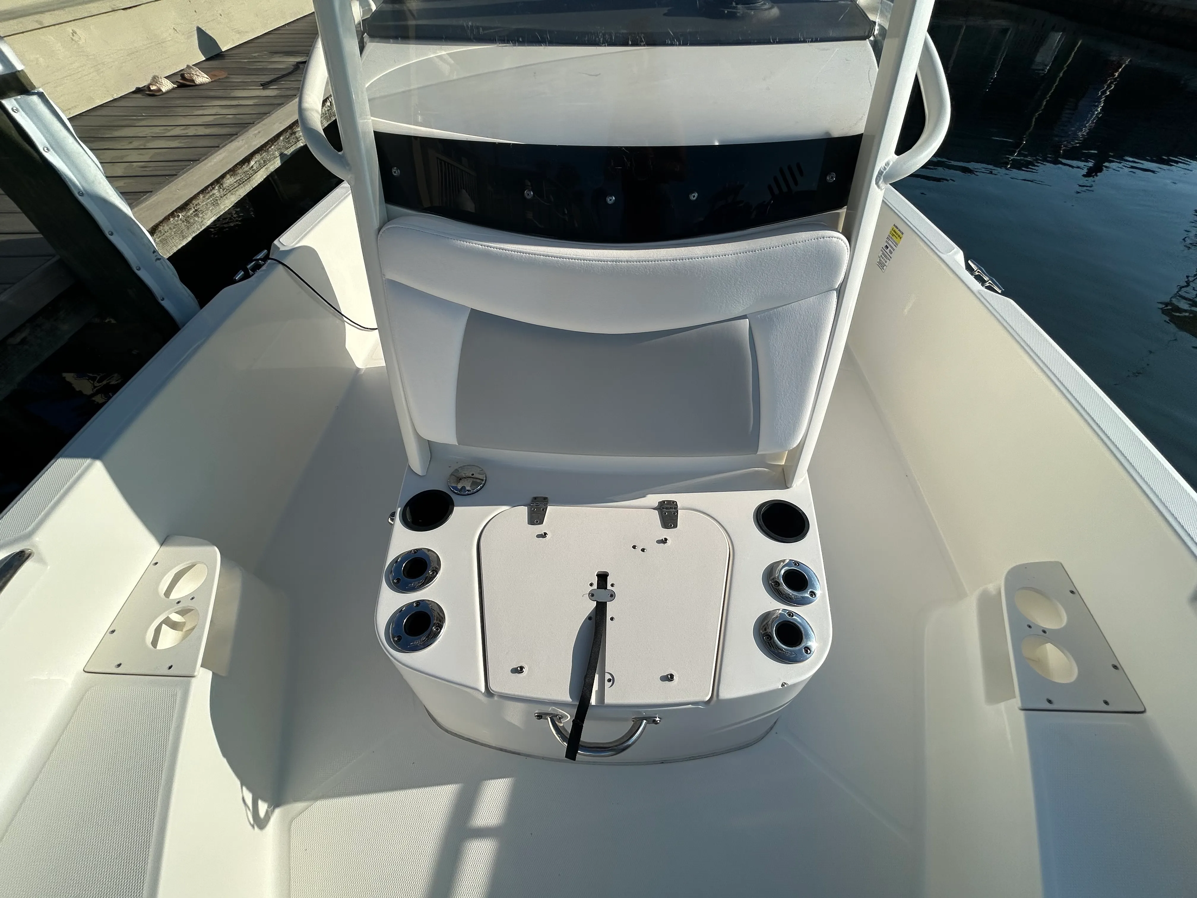2016 Boston Whaler 210 DAUNTLESS Image Thumbnail #10