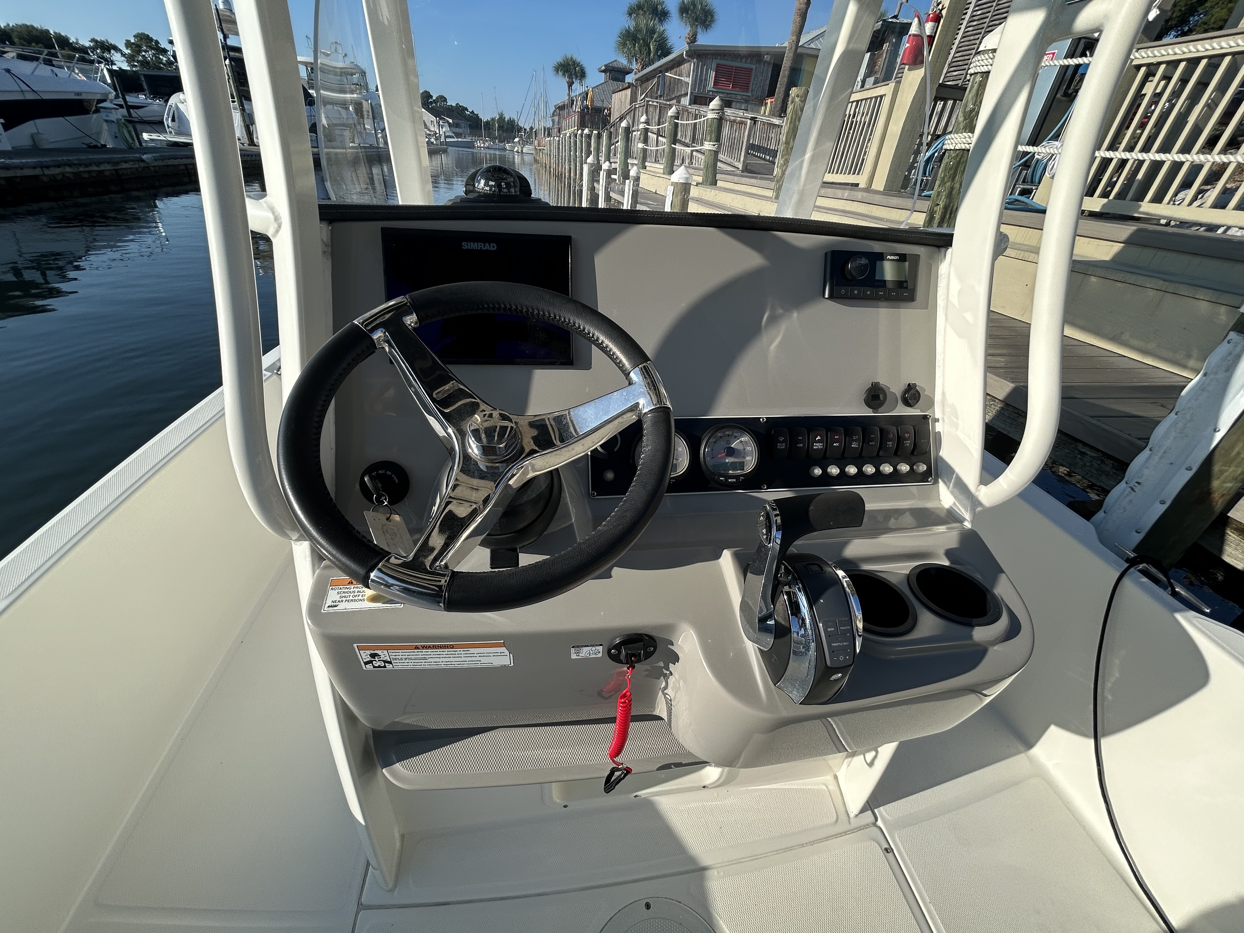 2016 Boston Whaler 210 DAUNTLESS Image Thumbnail #12