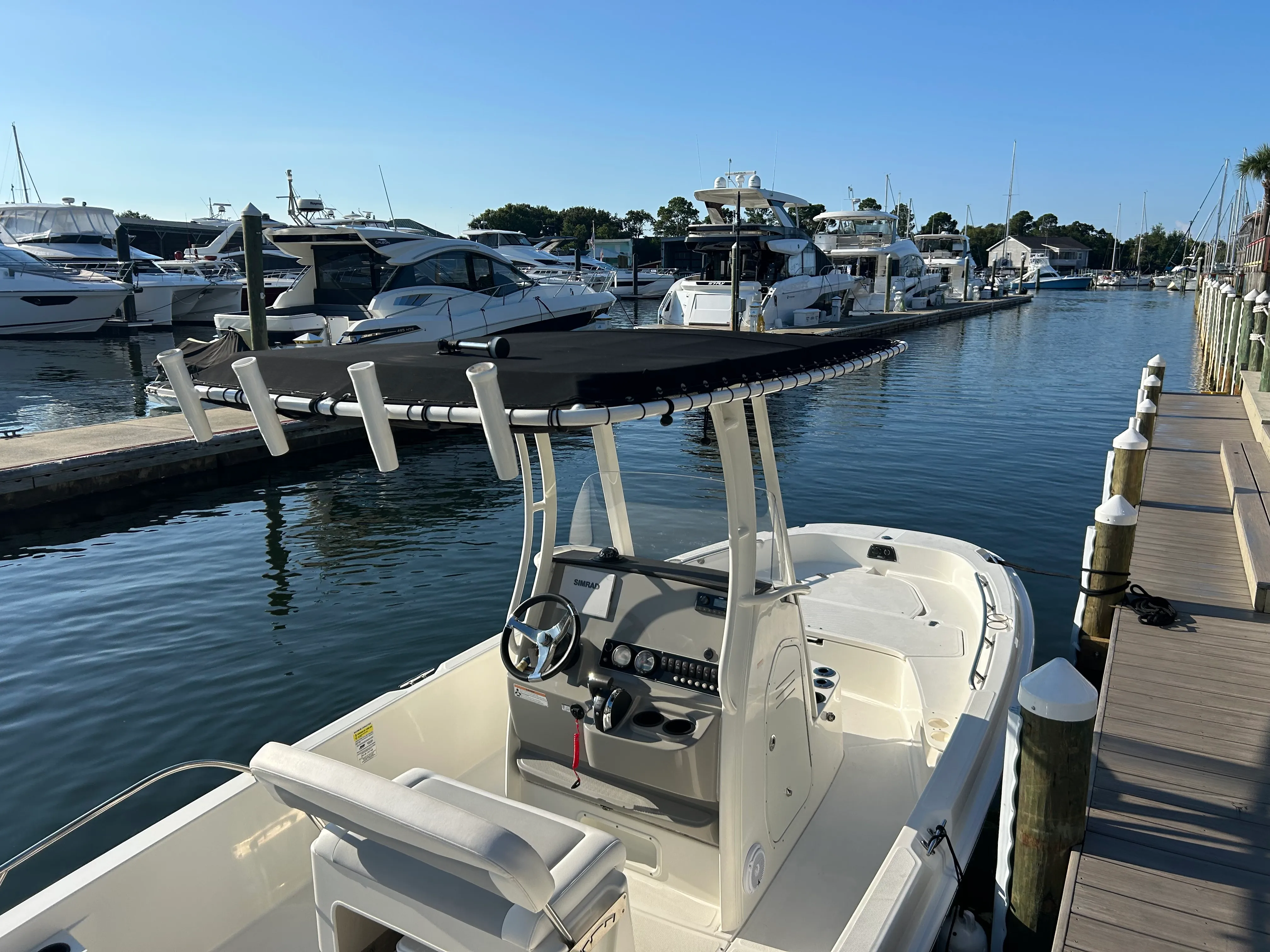 2016 Boston Whaler 210 DAUNTLESS Image Thumbnail #5