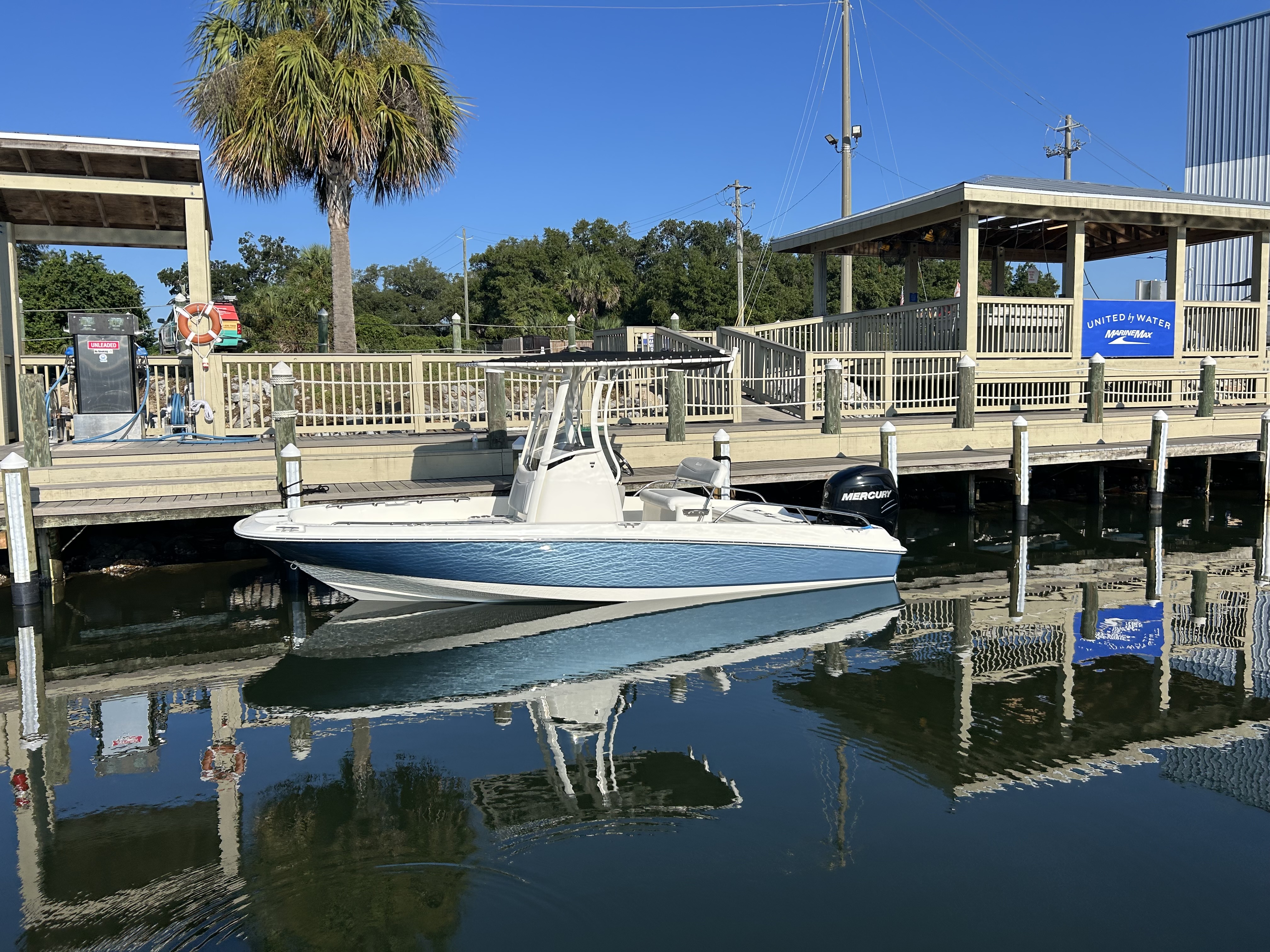 2016 Boston Whaler 210 DAUNTLESS Image Thumbnail #2