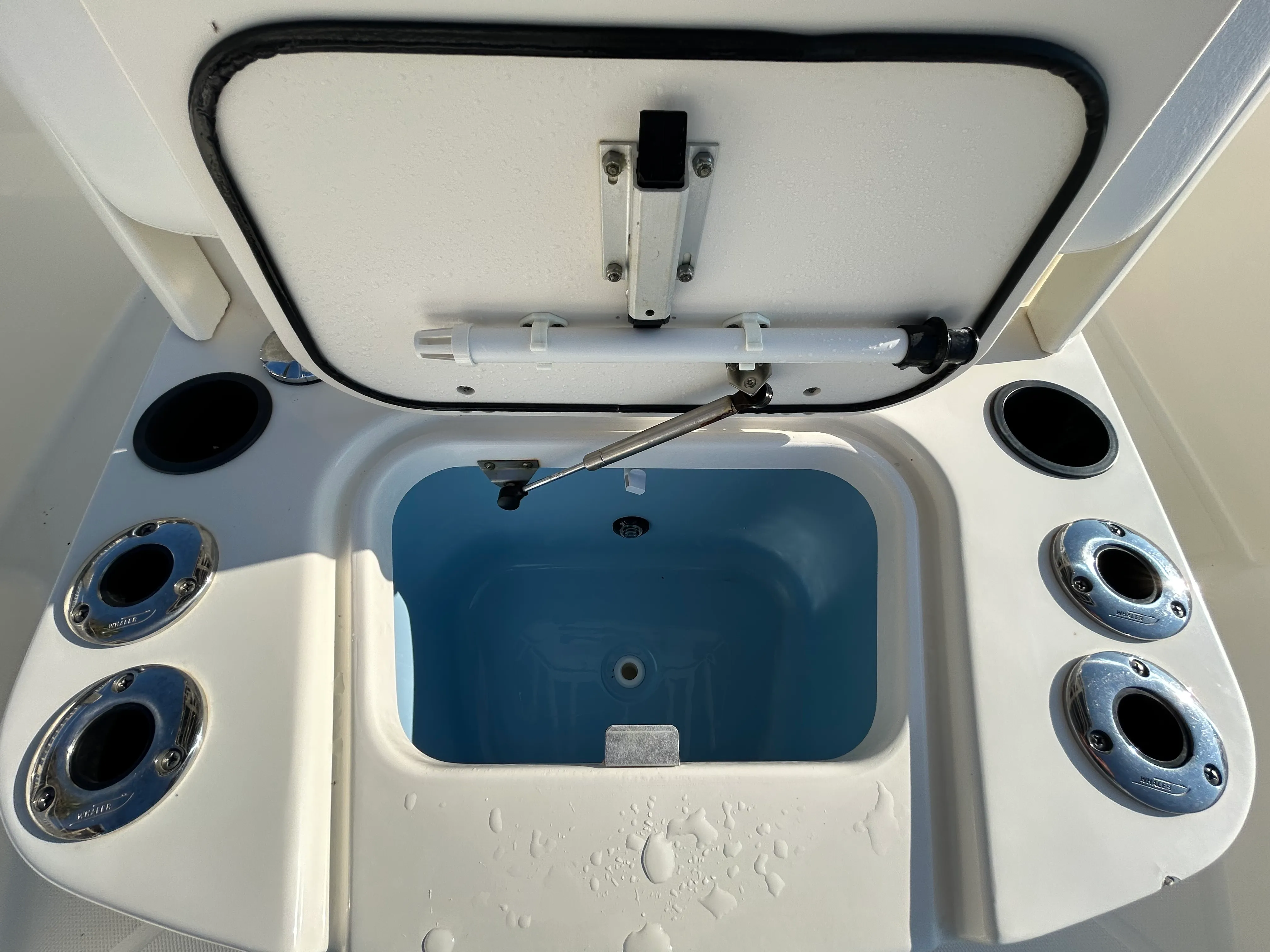 2016 Boston Whaler 210 DAUNTLESS Image Thumbnail #8