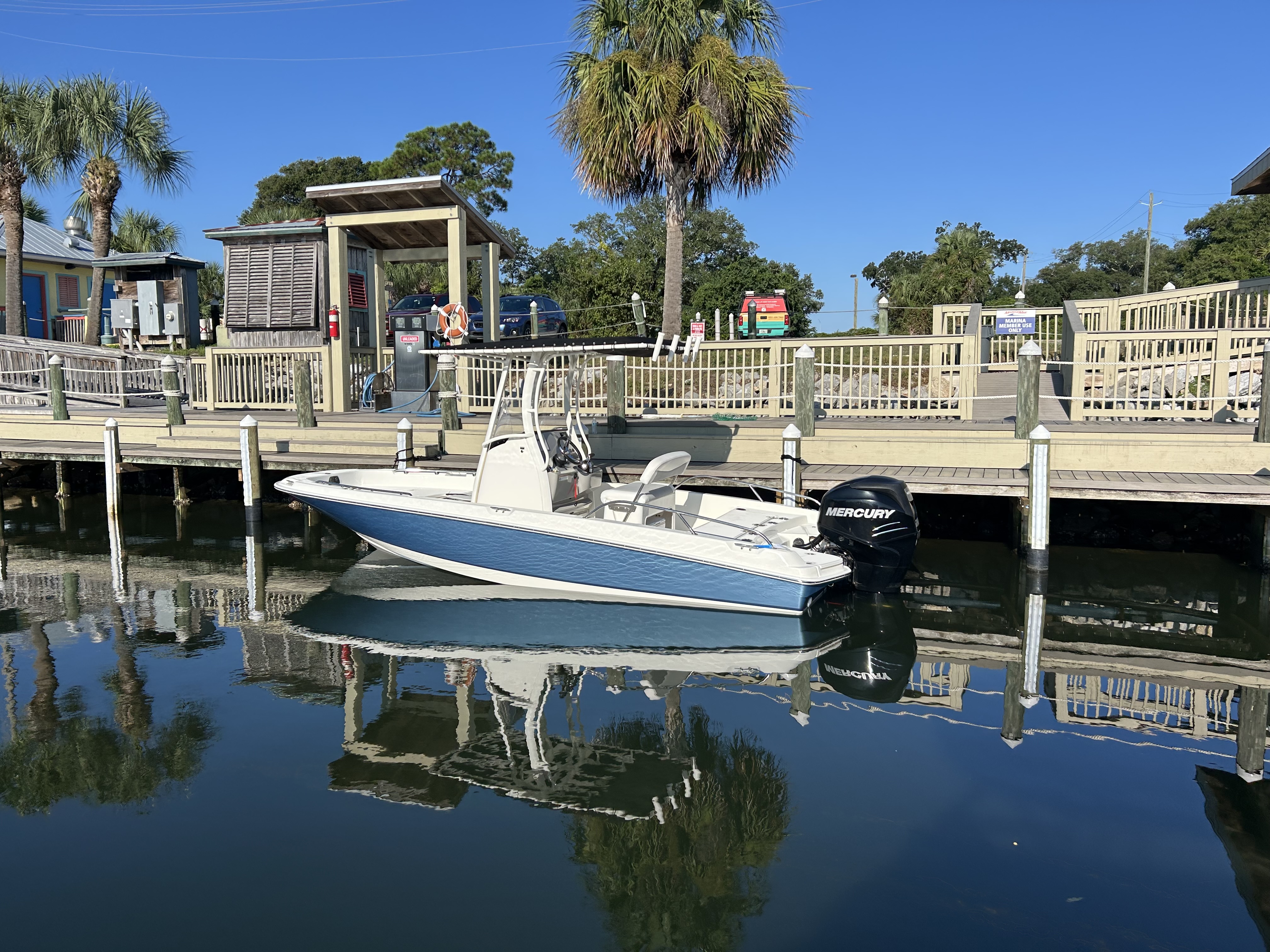 2016 Boston Whaler 210 DAUNTLESS Image Thumbnail #1