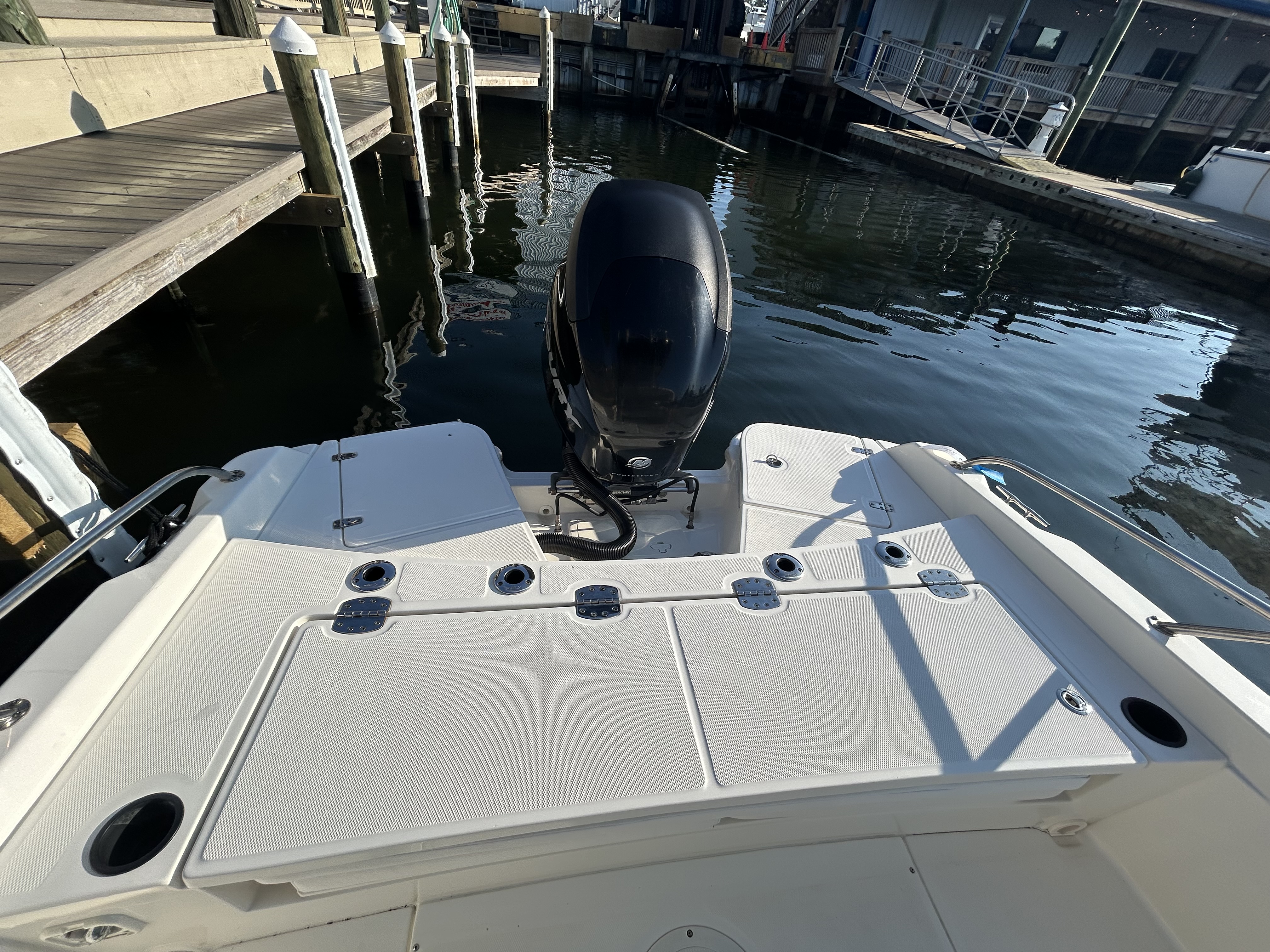 2016 Boston Whaler 210 DAUNTLESS Image Thumbnail #17