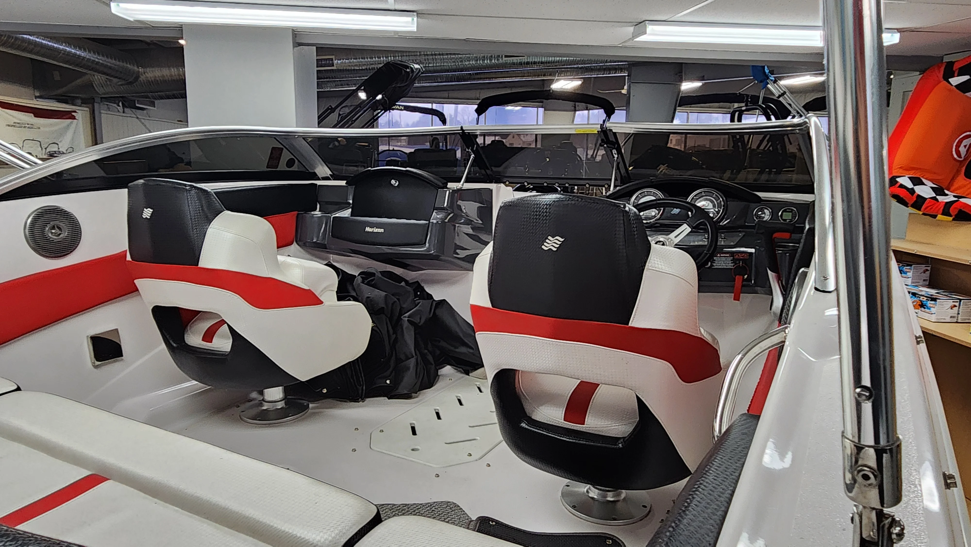 2016 Four Winns H190 Image Thumbnail #5