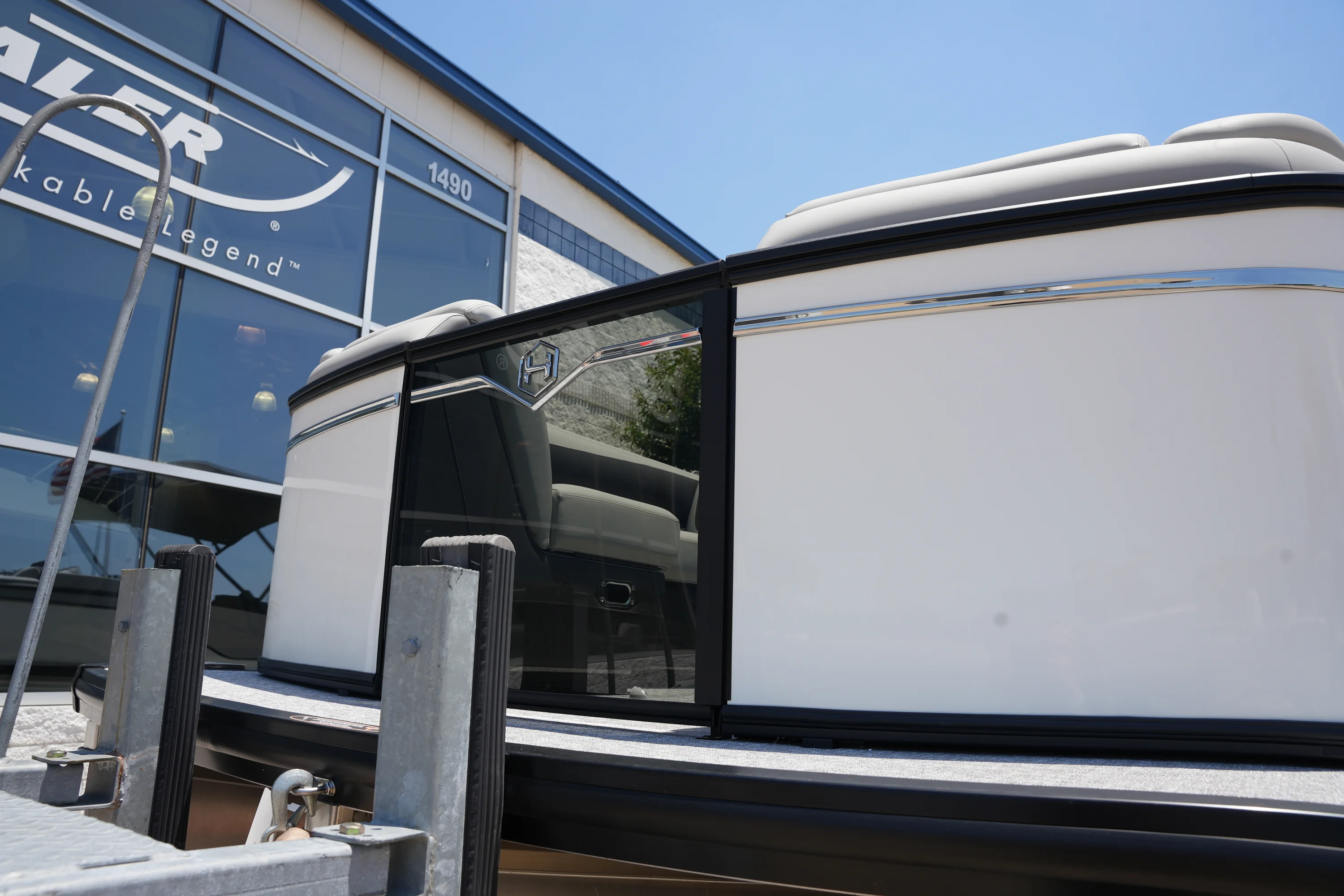 2026 Harris Sunliner 230 Image Thumbnail #3