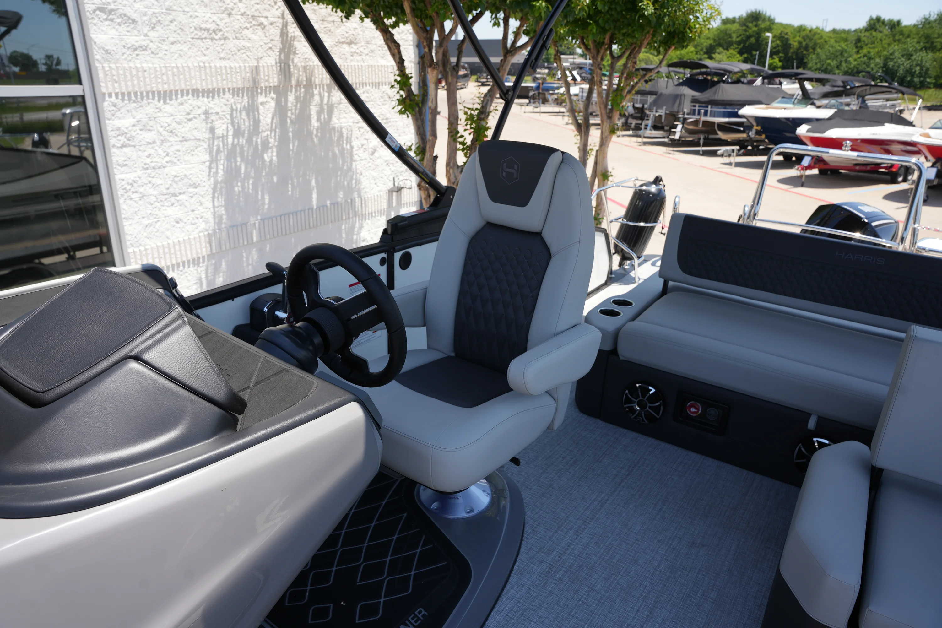 2026 Harris Sunliner 230 Image Thumbnail #23