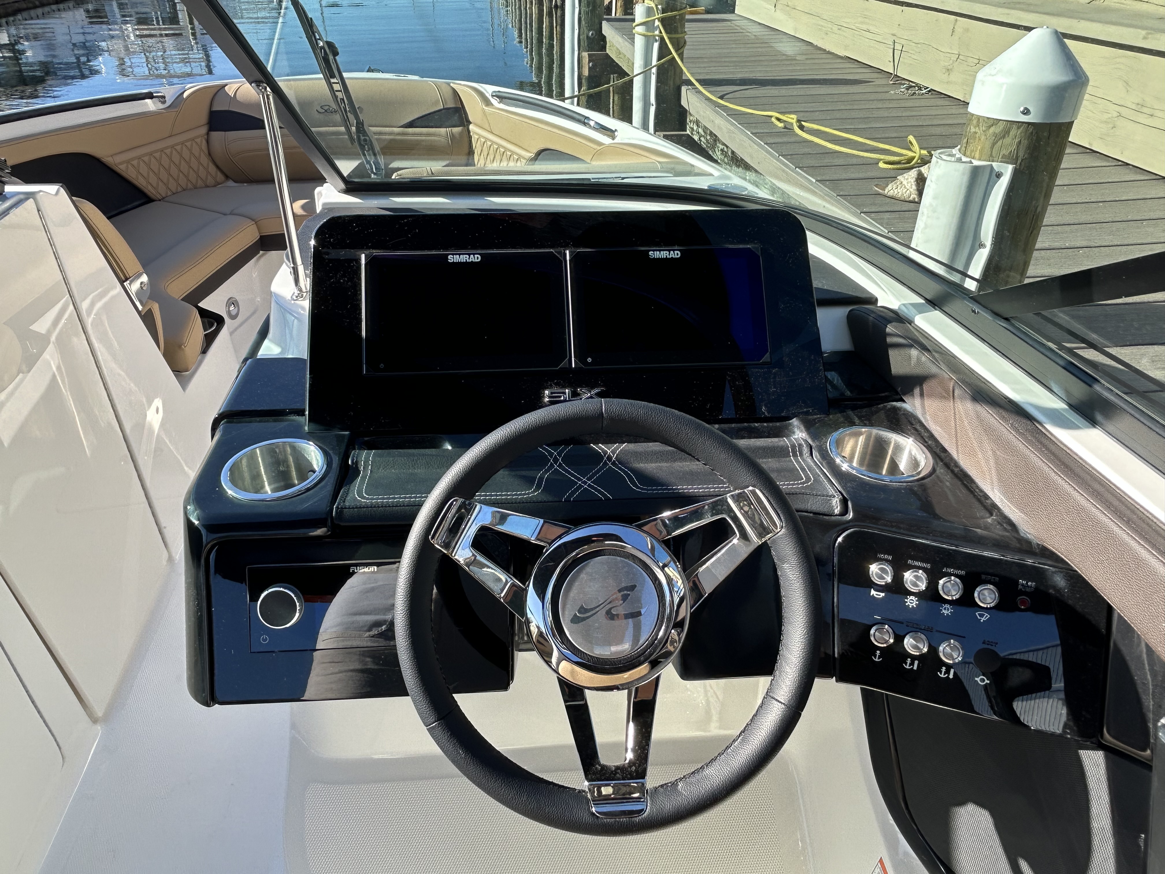 2026 Sea Ray SLX 260 Outboard Image Thumbnail #17