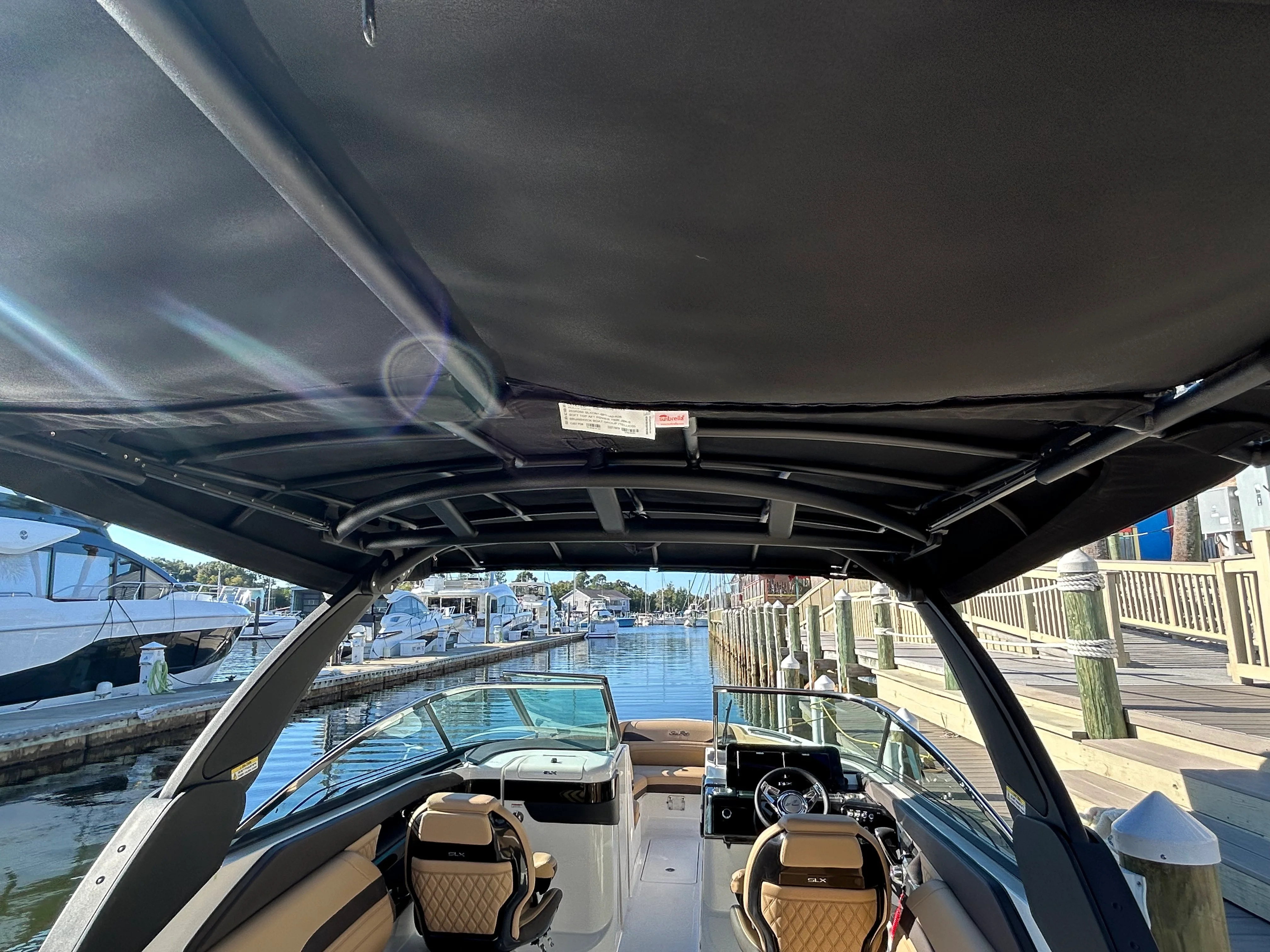 2026 Sea Ray SLX 260 Outboard Image Thumbnail #27