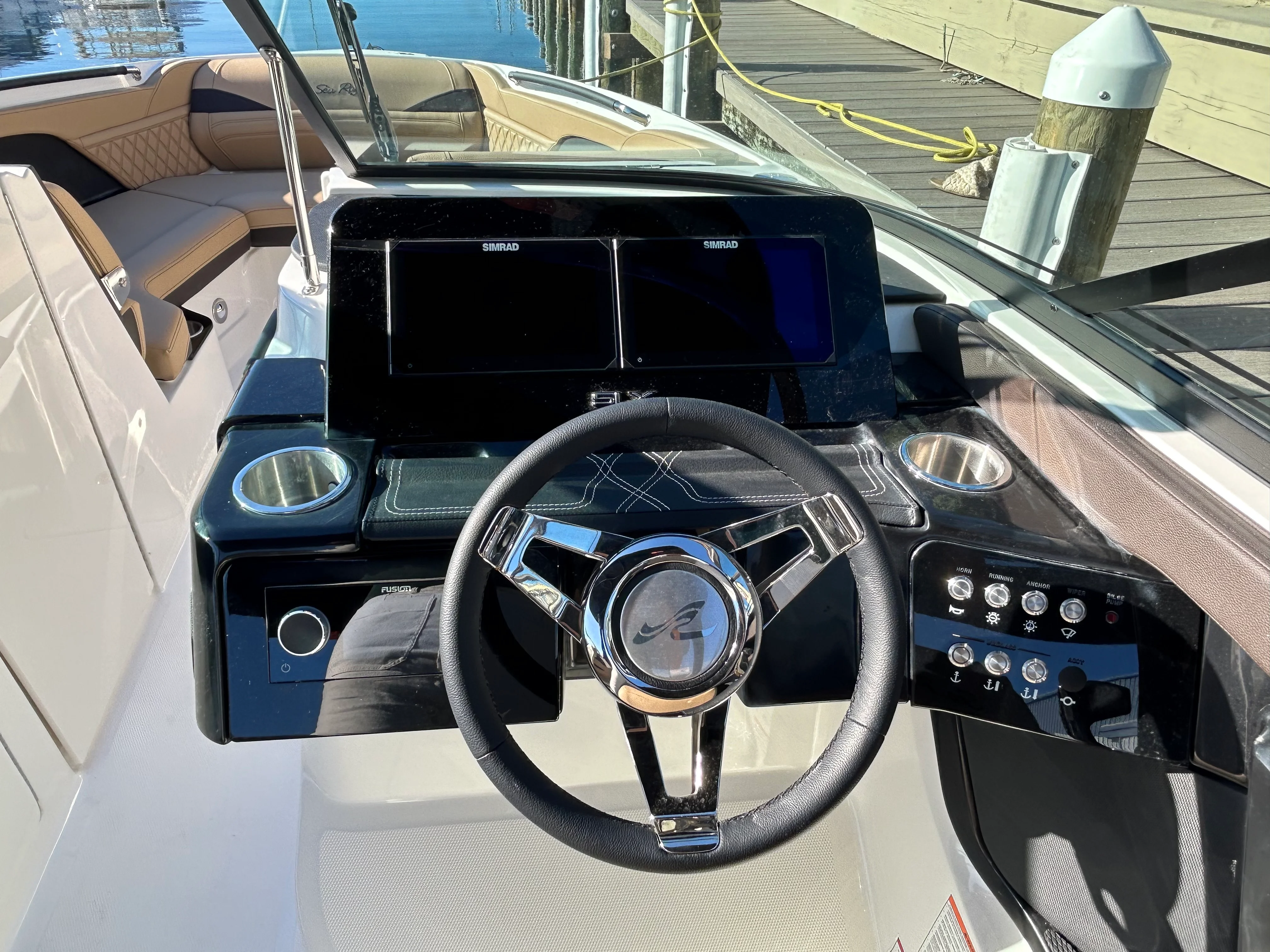 2026 Sea Ray SLX 260 Outboard Image Thumbnail #16