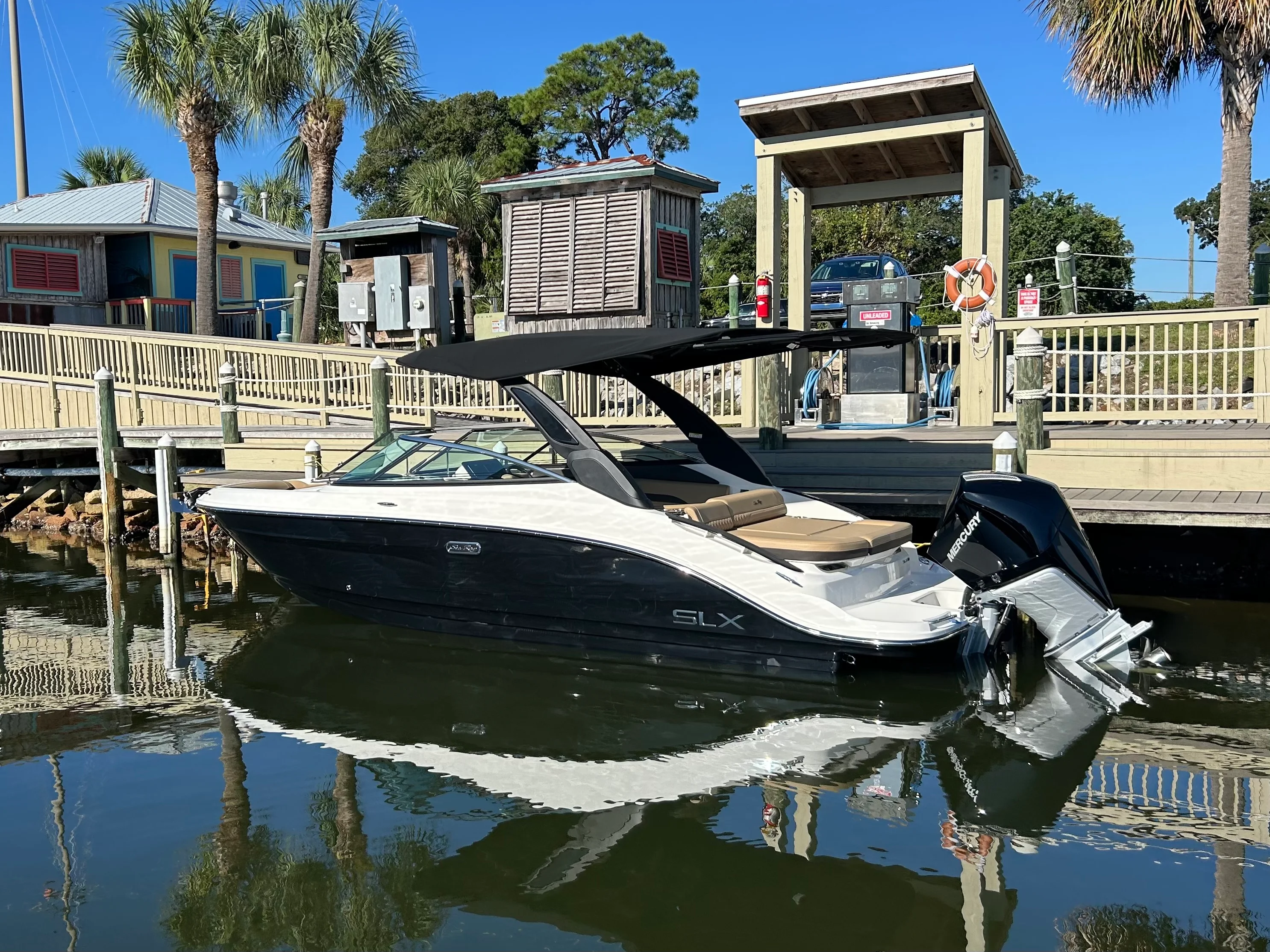 2026 Sea Ray SLX 260 Outboard Image Thumbnail #3