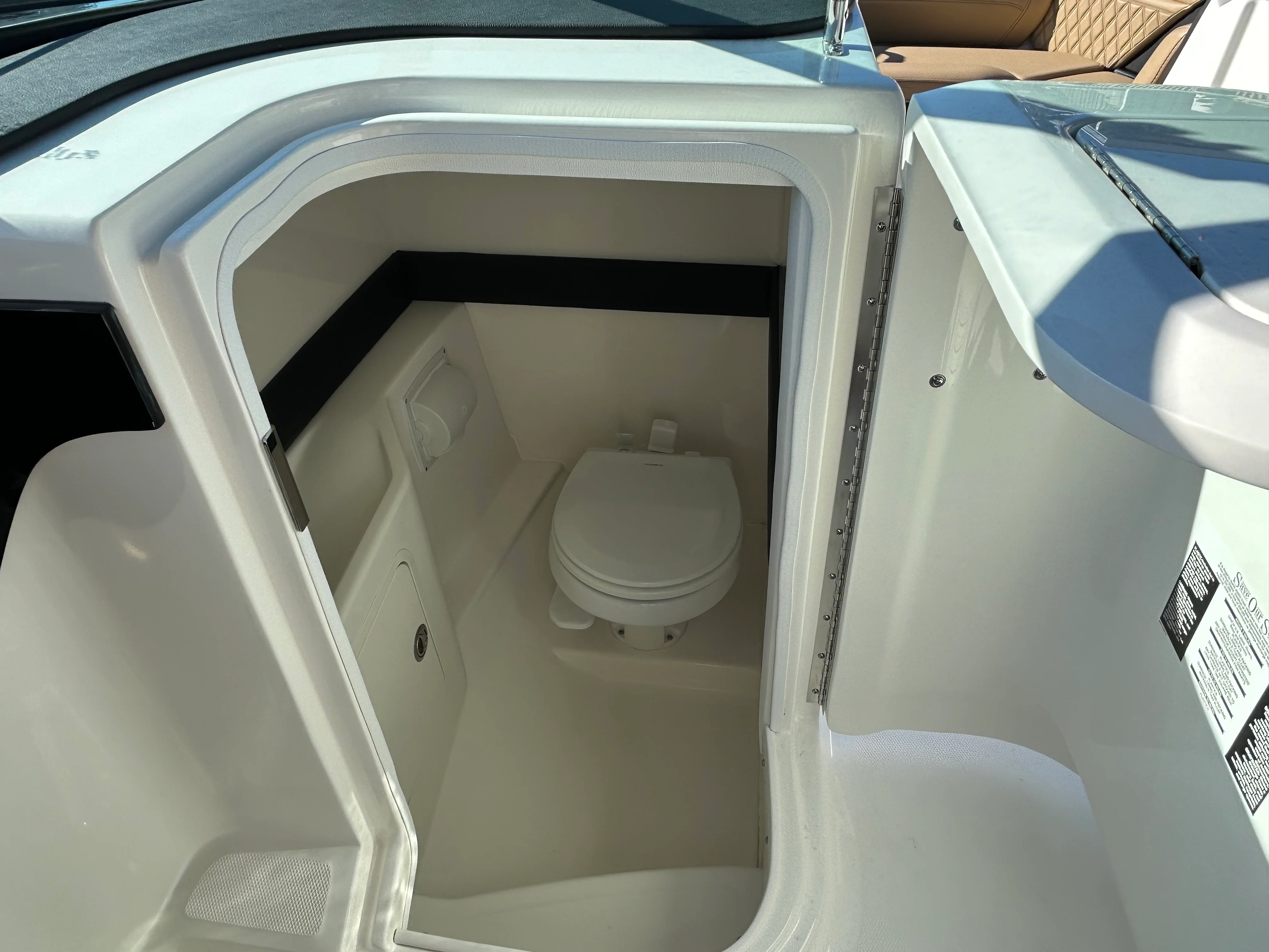 2026 Sea Ray SLX 260 Outboard Image Thumbnail #13