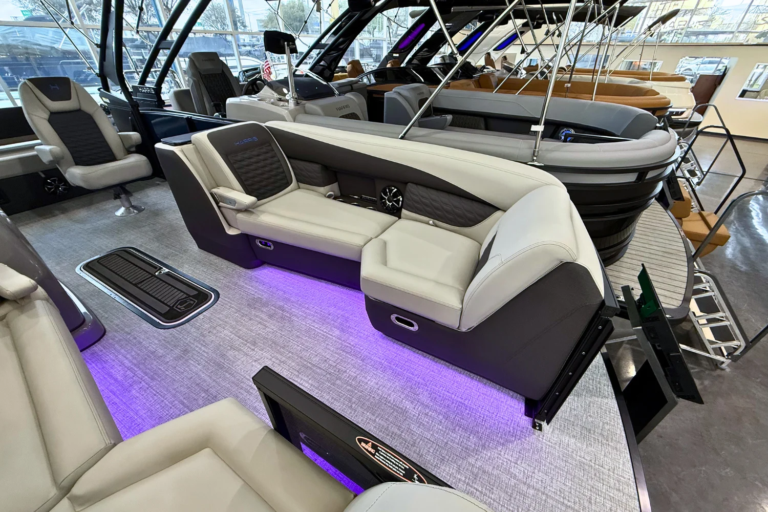 2026 Harris SUNLINER 230 SPORT Image Thumbnail #8