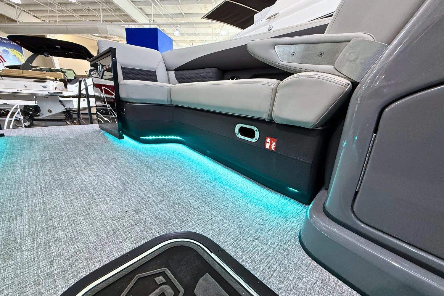 2026 Harris SUNLINER 230 SPORT Image Thumbnail #14