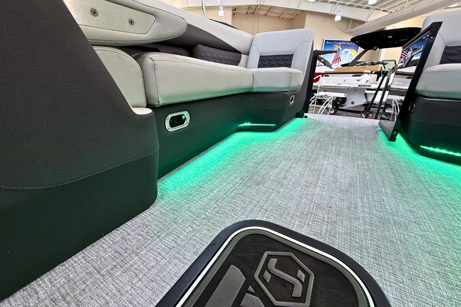 2026 Harris SUNLINER 230 SPORT Image Thumbnail #13