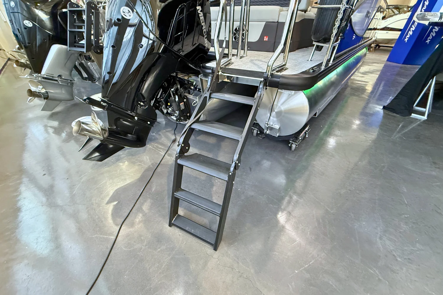 2026 Harris SUNLINER 230 SPORT Image Thumbnail #3